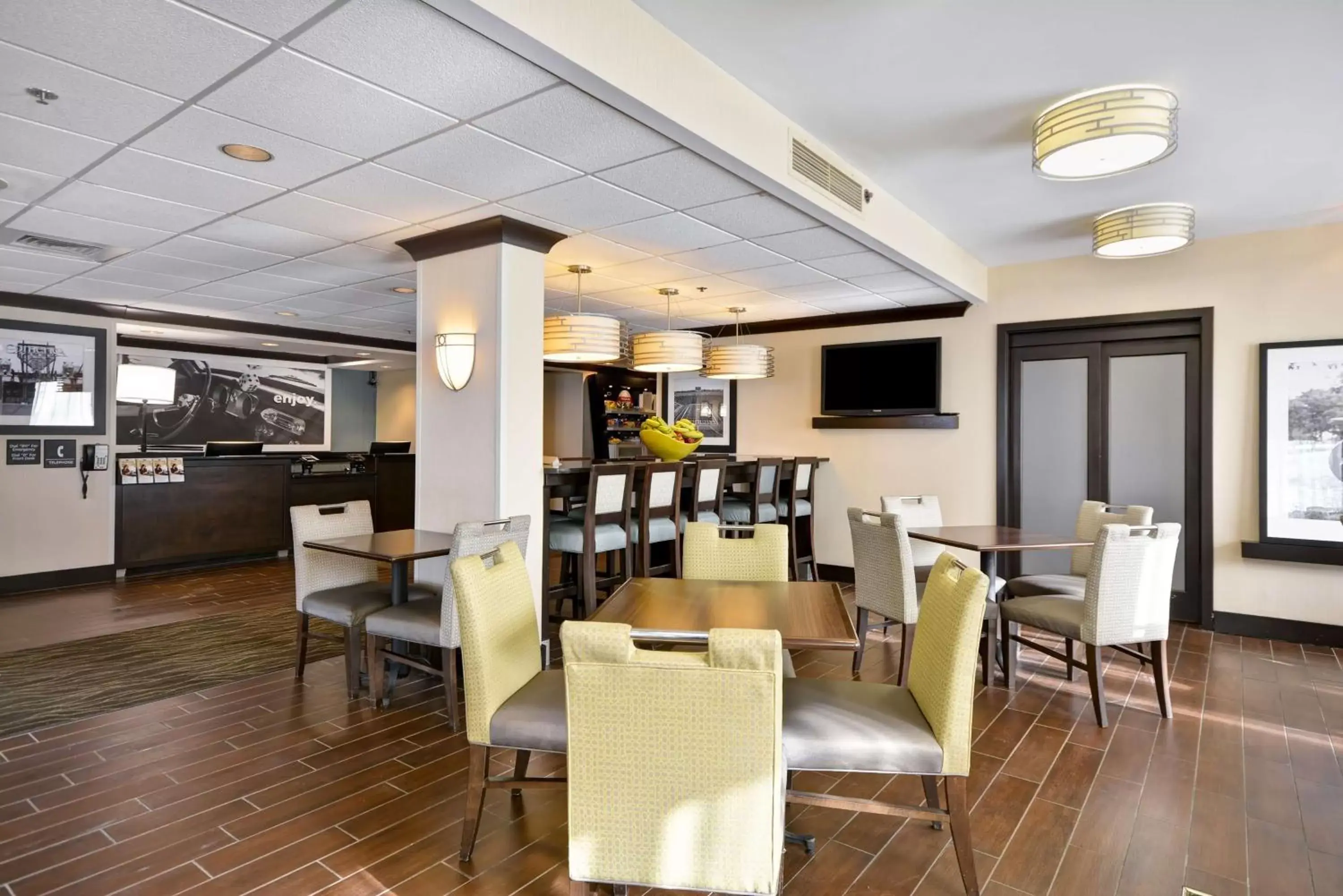 Lobby or reception, Restaurant/Places to Eat in Hampton Inn Detroit Northville