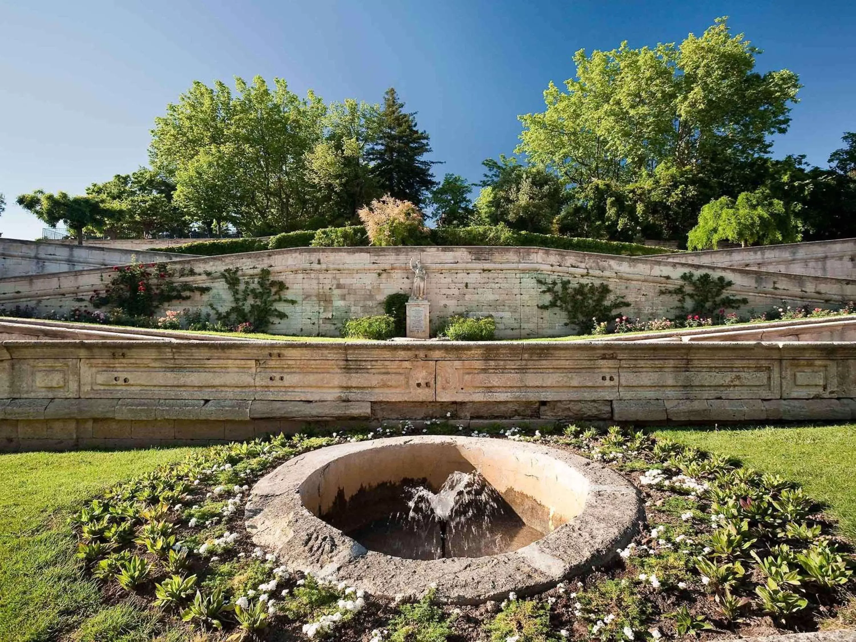 Other, Garden in Mercure Avignon Centre Palais des Papes