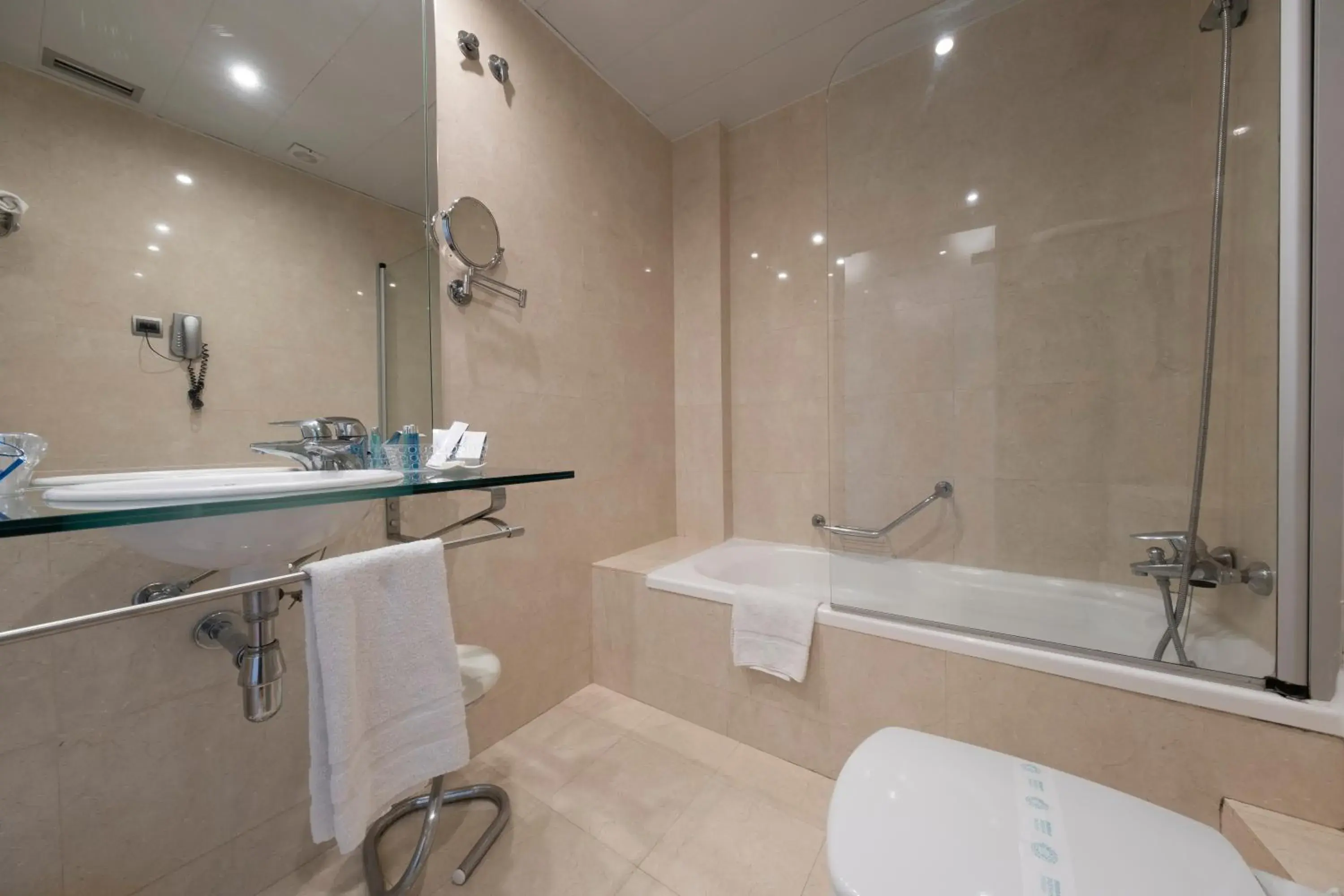 Shower, Bathroom in Best Western Hotel Mediterraneo