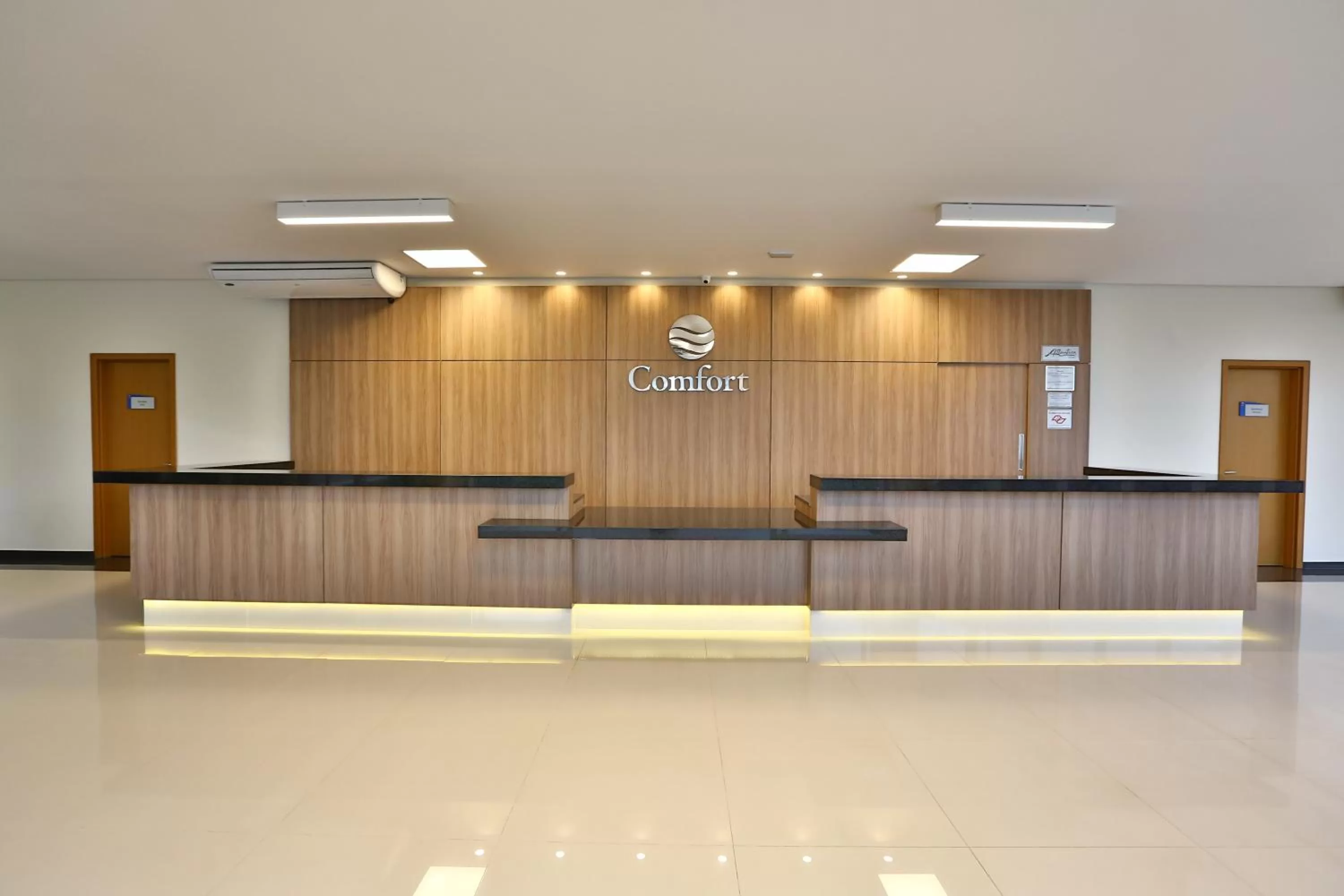 Lobby or reception in Comfort Mogi Guaçu