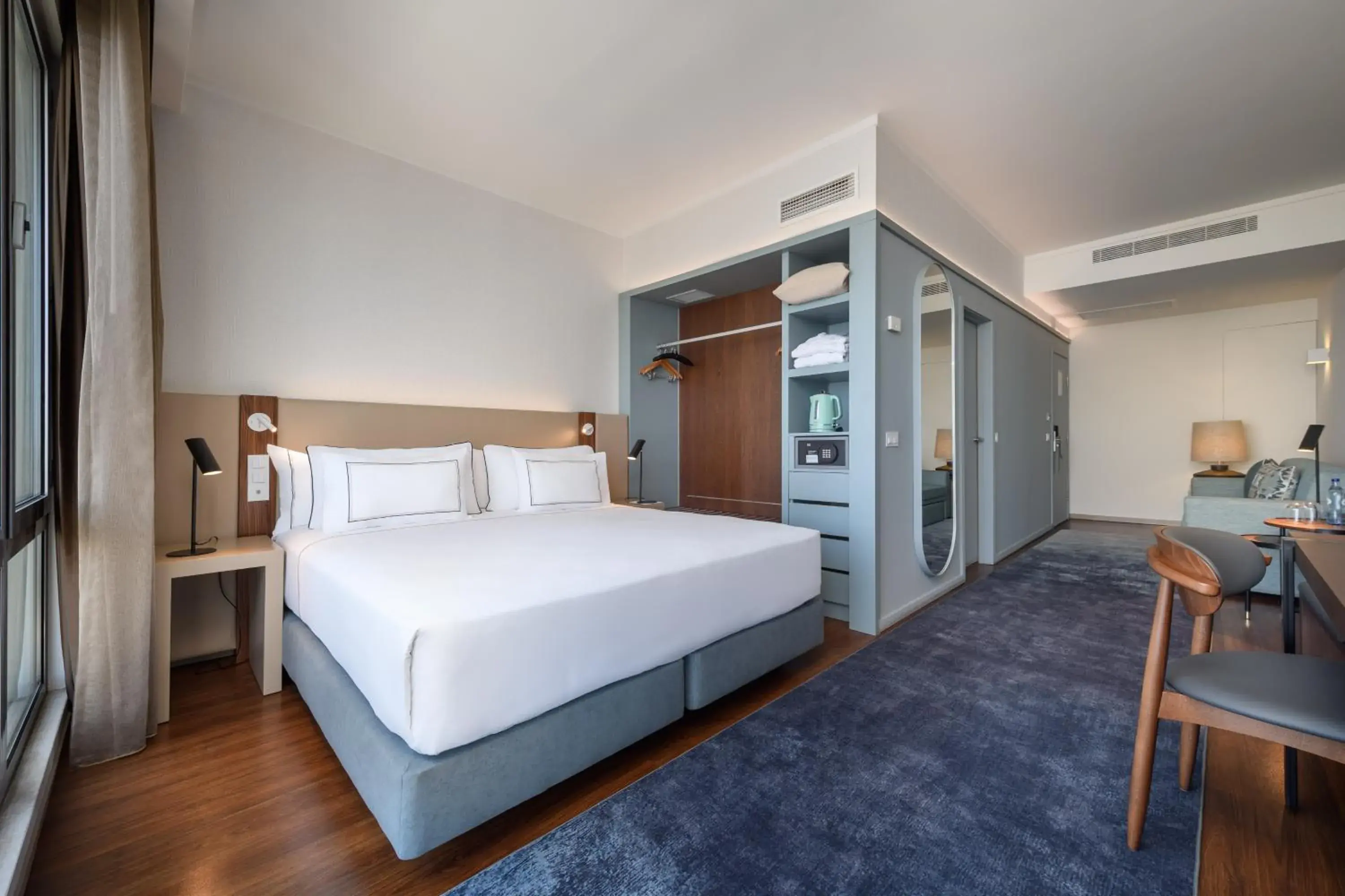 Bedroom, Bed in Melia Lisboa Oriente Hotel