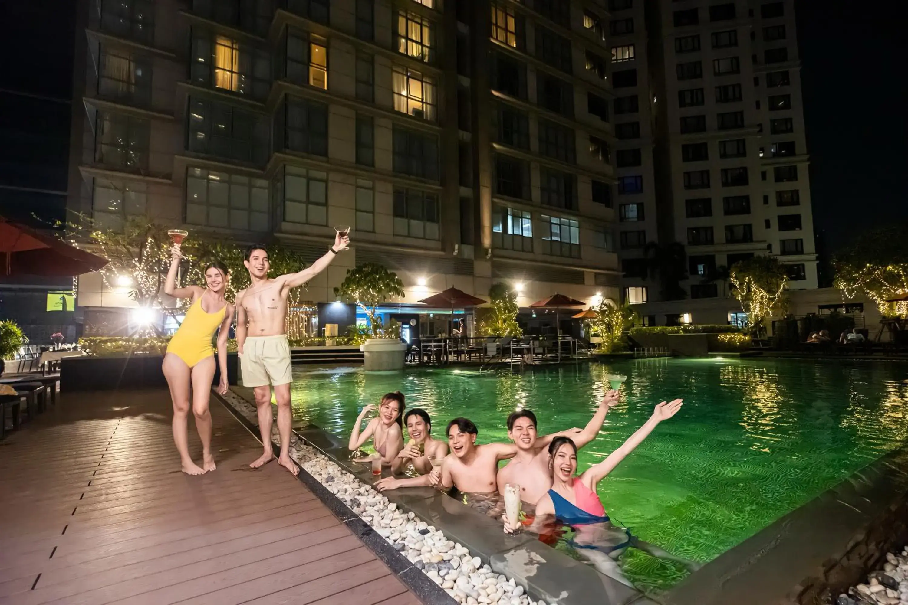 Pool view, Swimming Pool in Sathorn Vista, Bangkok - Marriott Executive Apartments