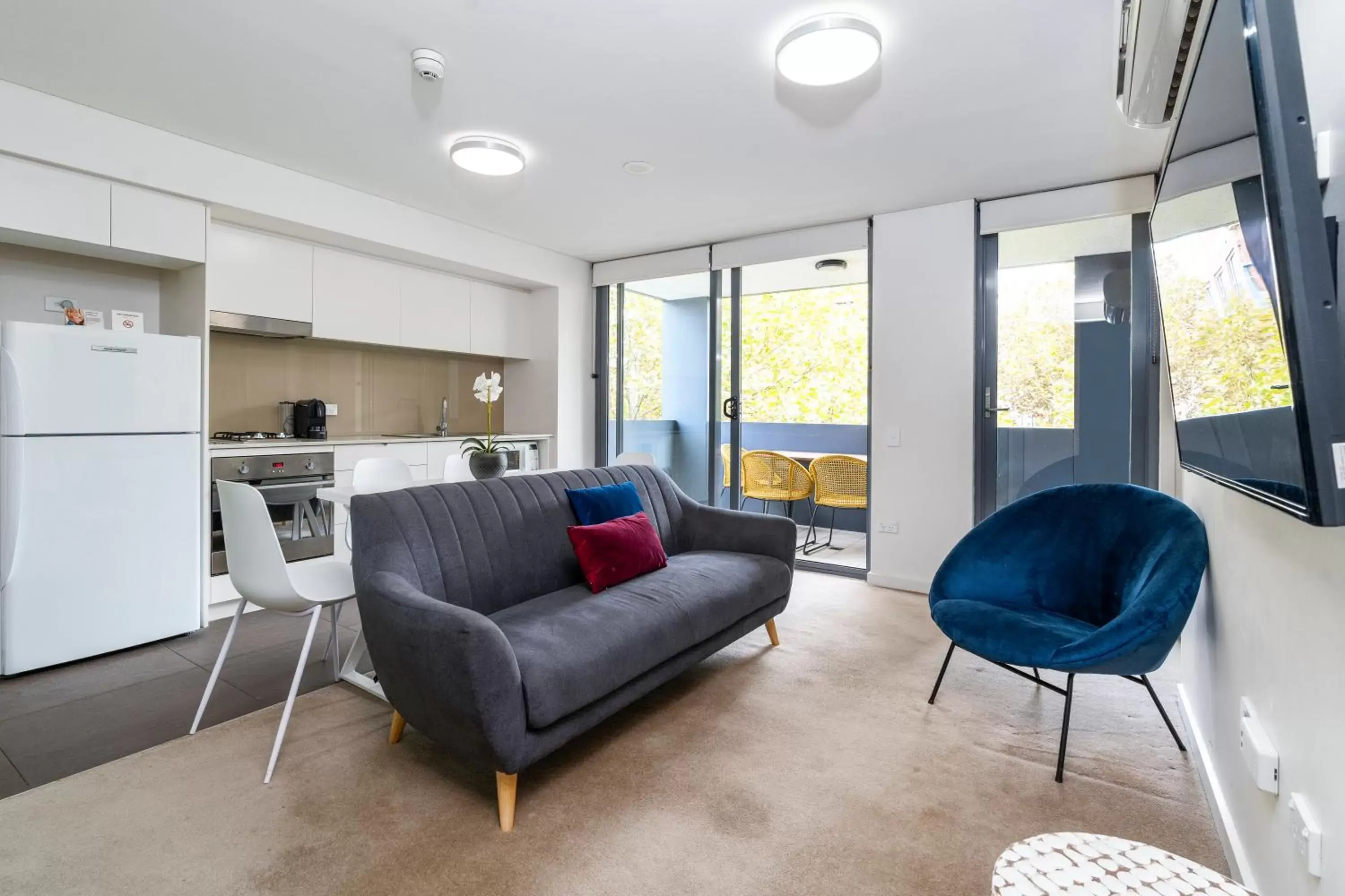 Two-Bedroom Apartment with Balcony in Terminus Apartment Hotel Newcastle