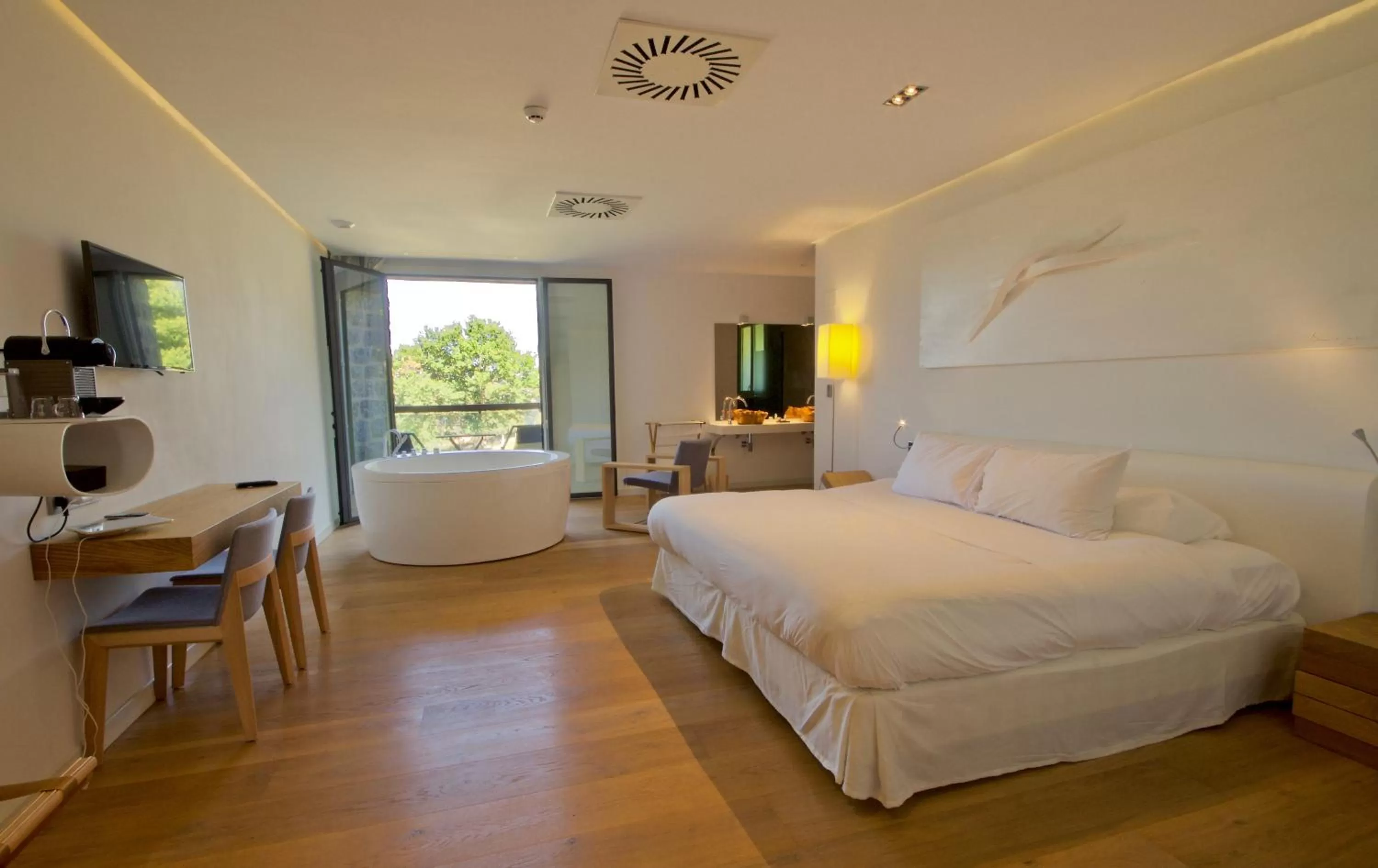 Photo of the whole room in Arantza Hotela- Adults Only