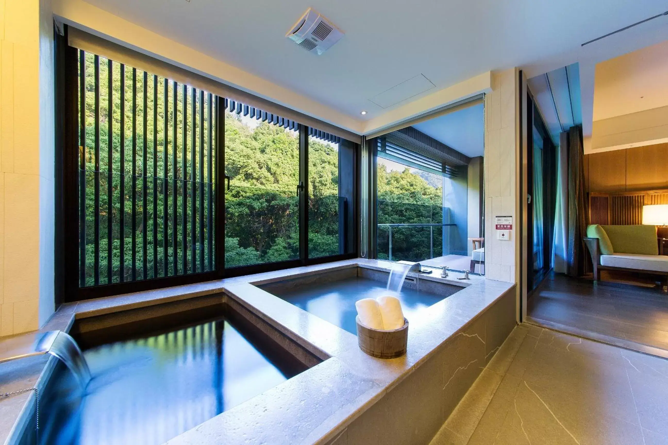 Bathroom, Swimming Pool in Grand View Resort Beitou