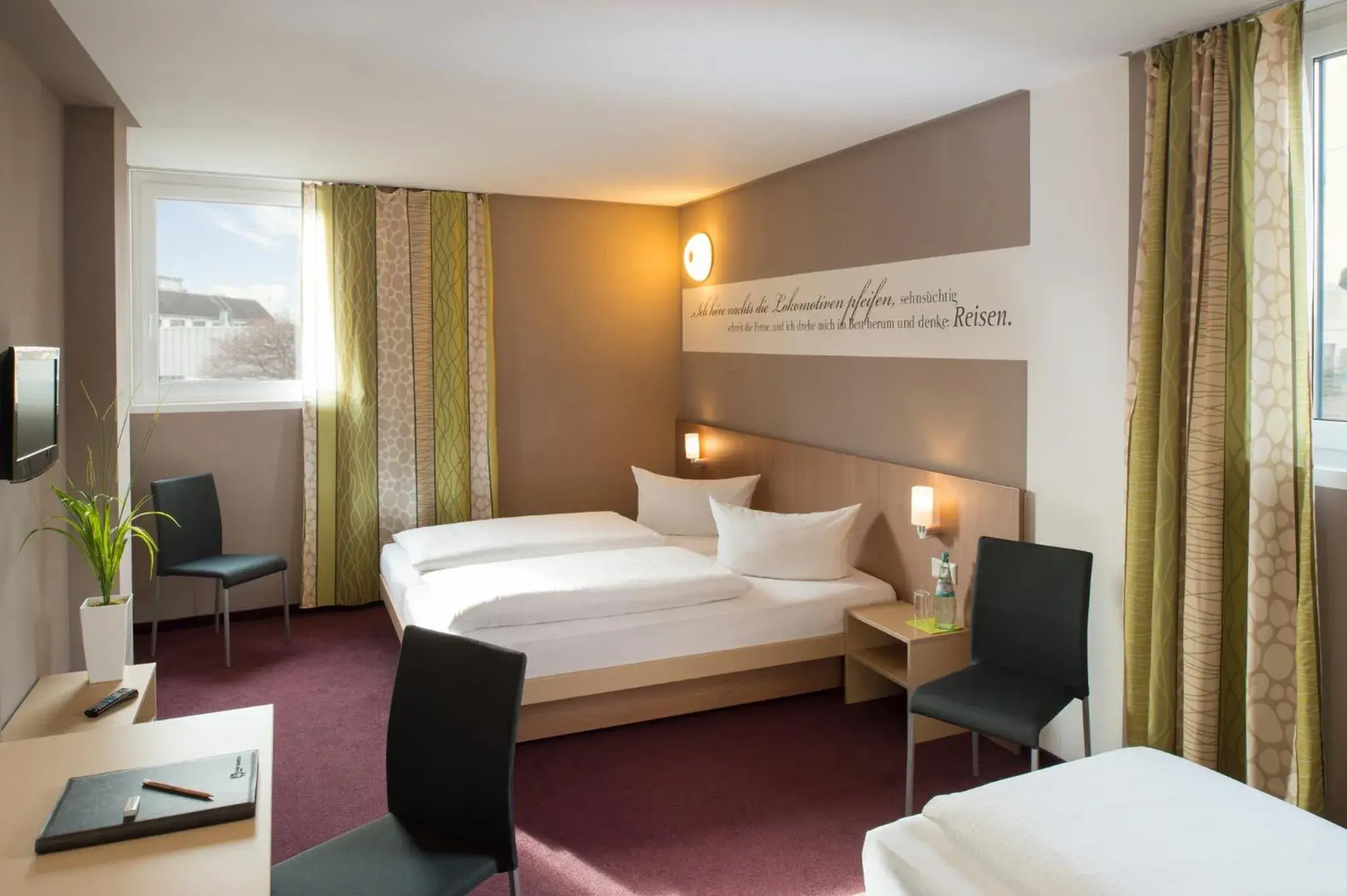 Photo of the whole room, Bed in Hotel Mainstation