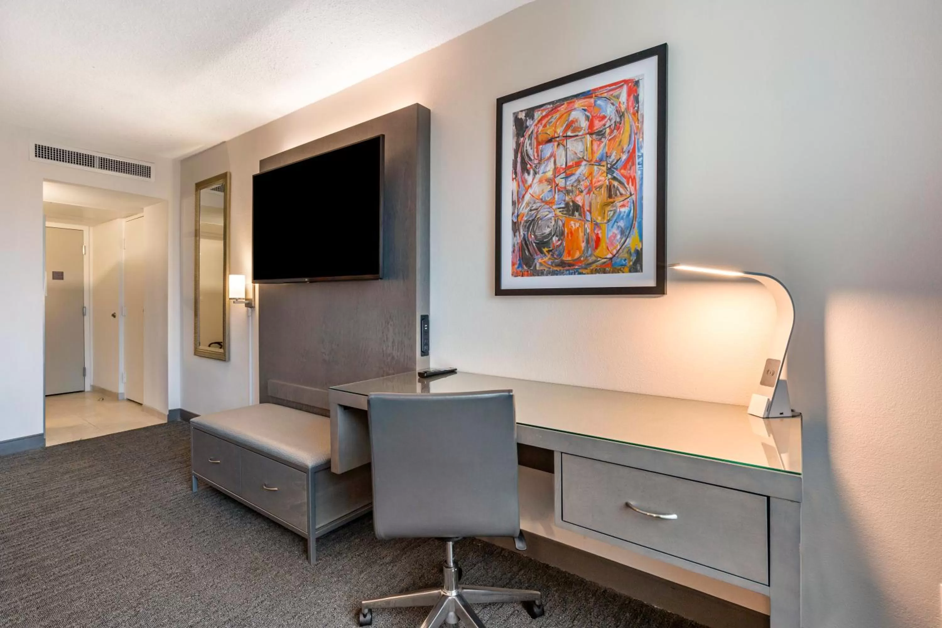 King Room with Roll-In Shower - Disability Access/Non-Smoking in Best Western Premier Rockville Hotel & Suites