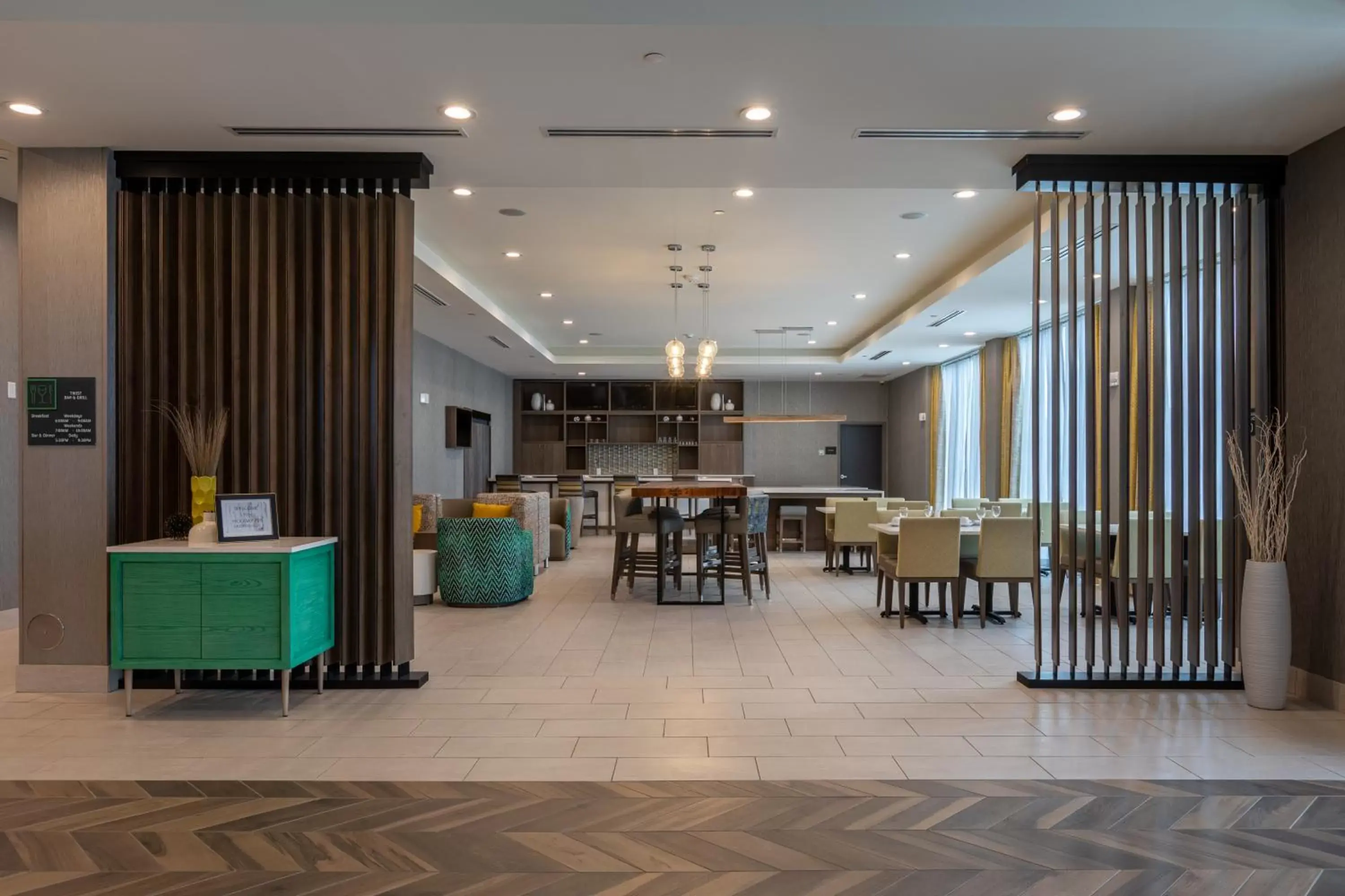 Food and drinks, Restaurant/Places to Eat in Holiday Inn Greenville - Woodruff Road, an IHG Hotel
