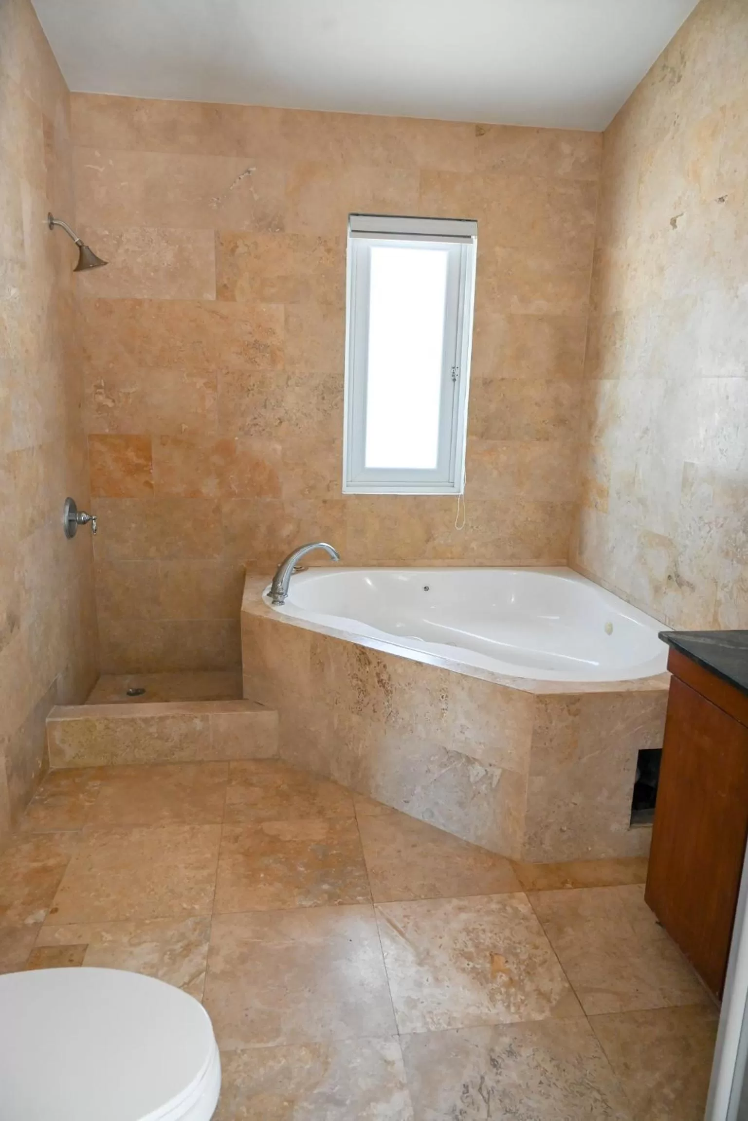 Bathroom in Manati World Point Inn