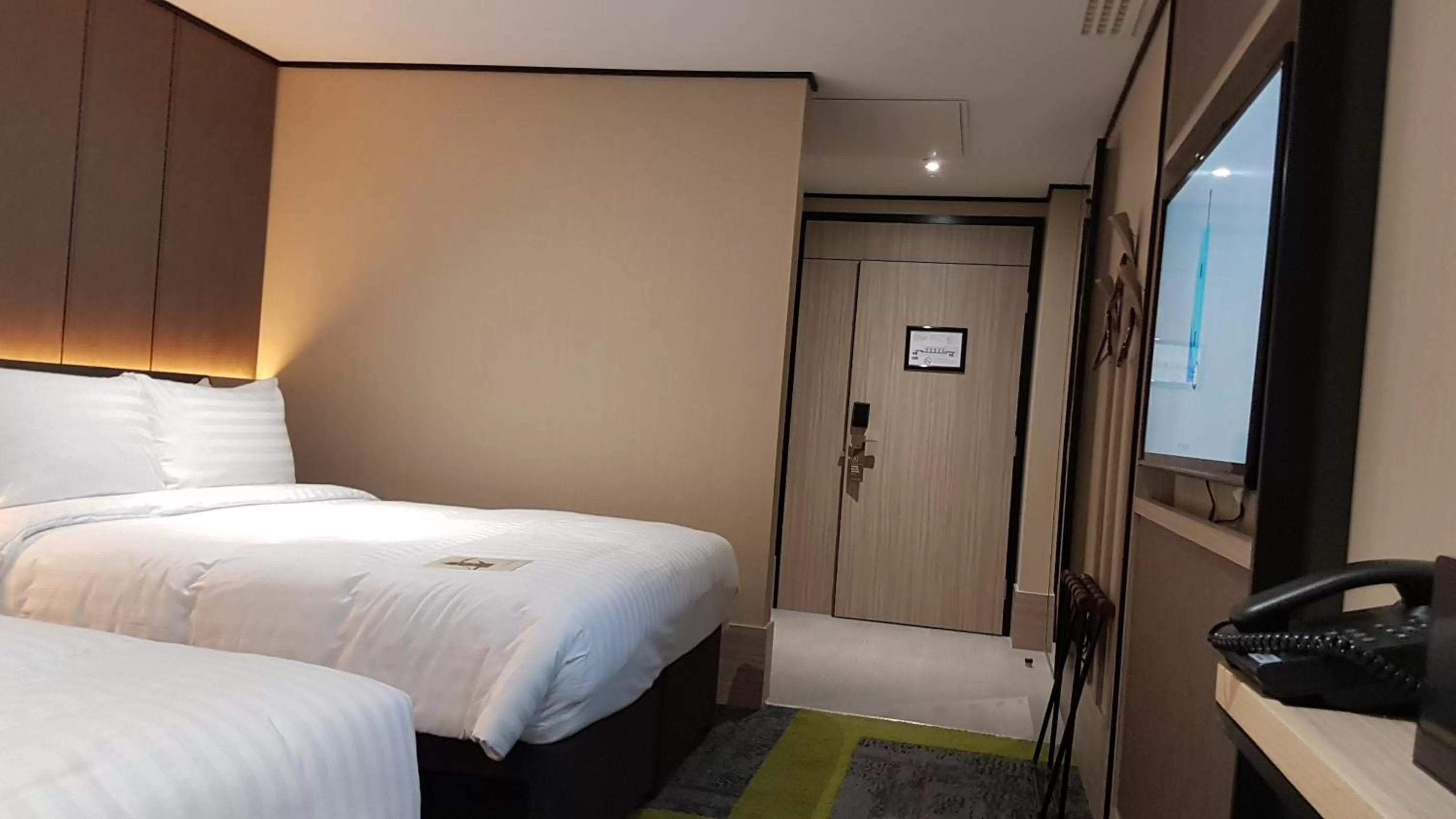 Bed in Aerotel London Heathrow Airport, Terminal 2 & Terminal 3