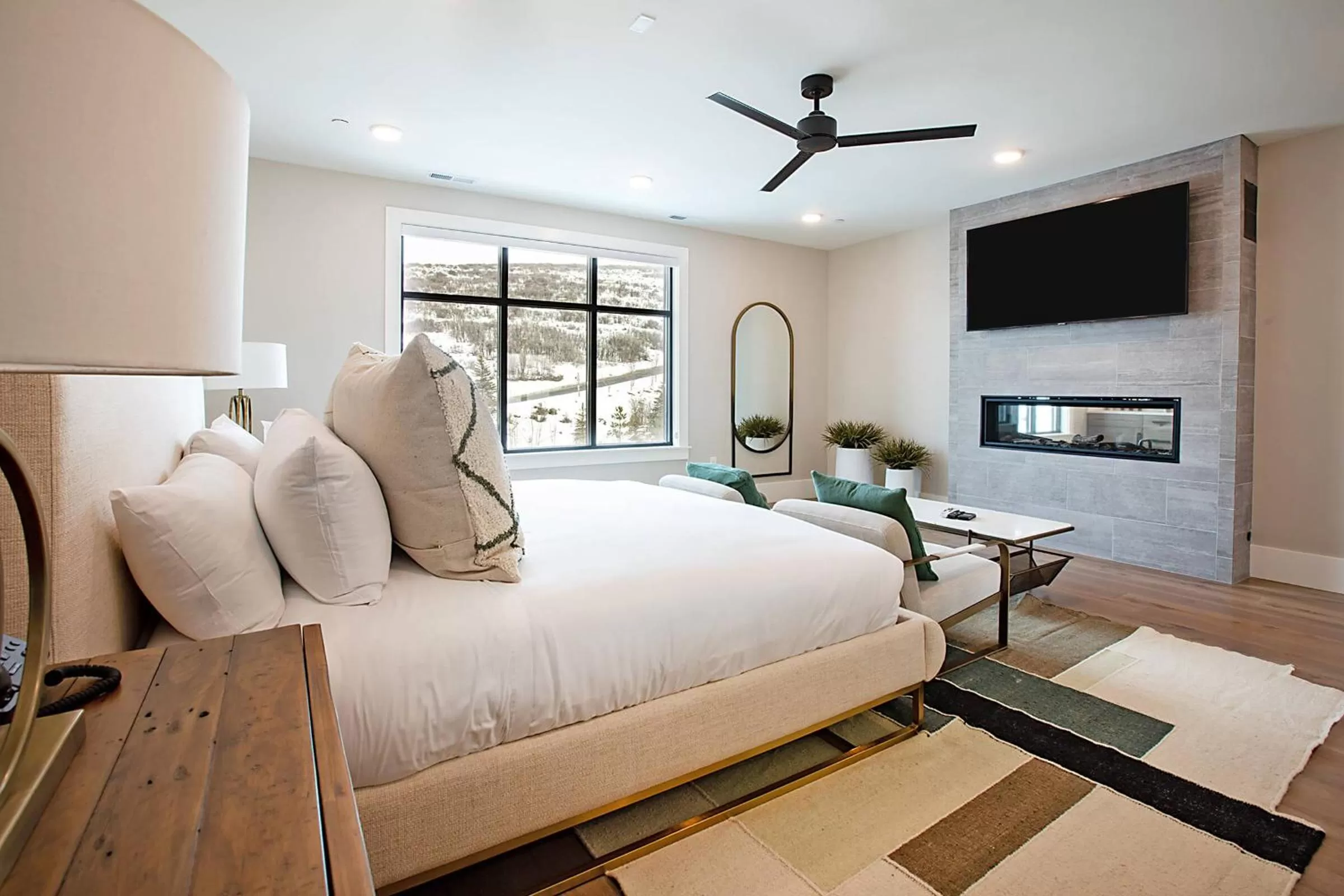 Bed in Black Rock Mountain Resort