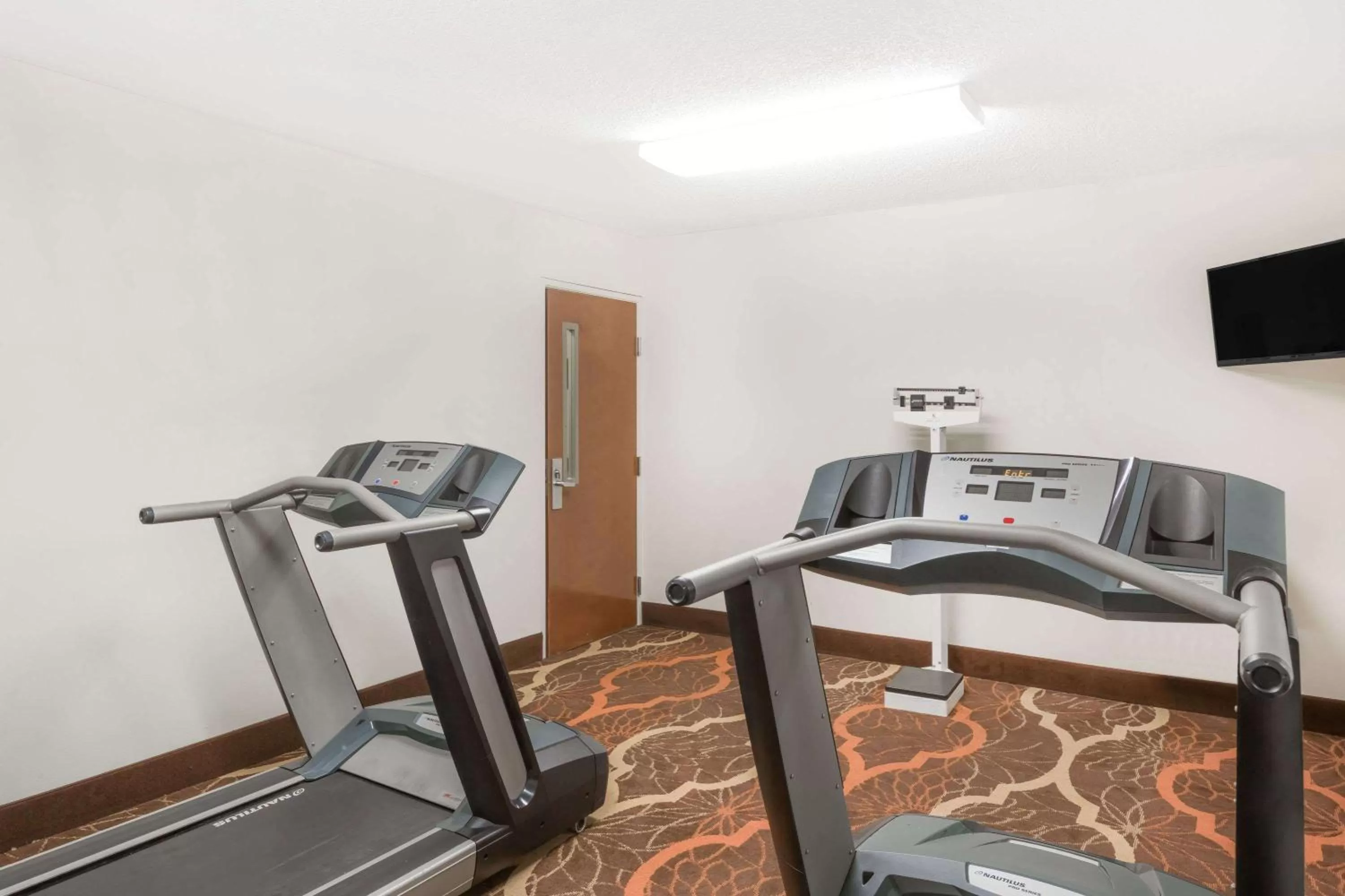 Fitness centre/facilities in Days Inn by Wyndham Shallotte