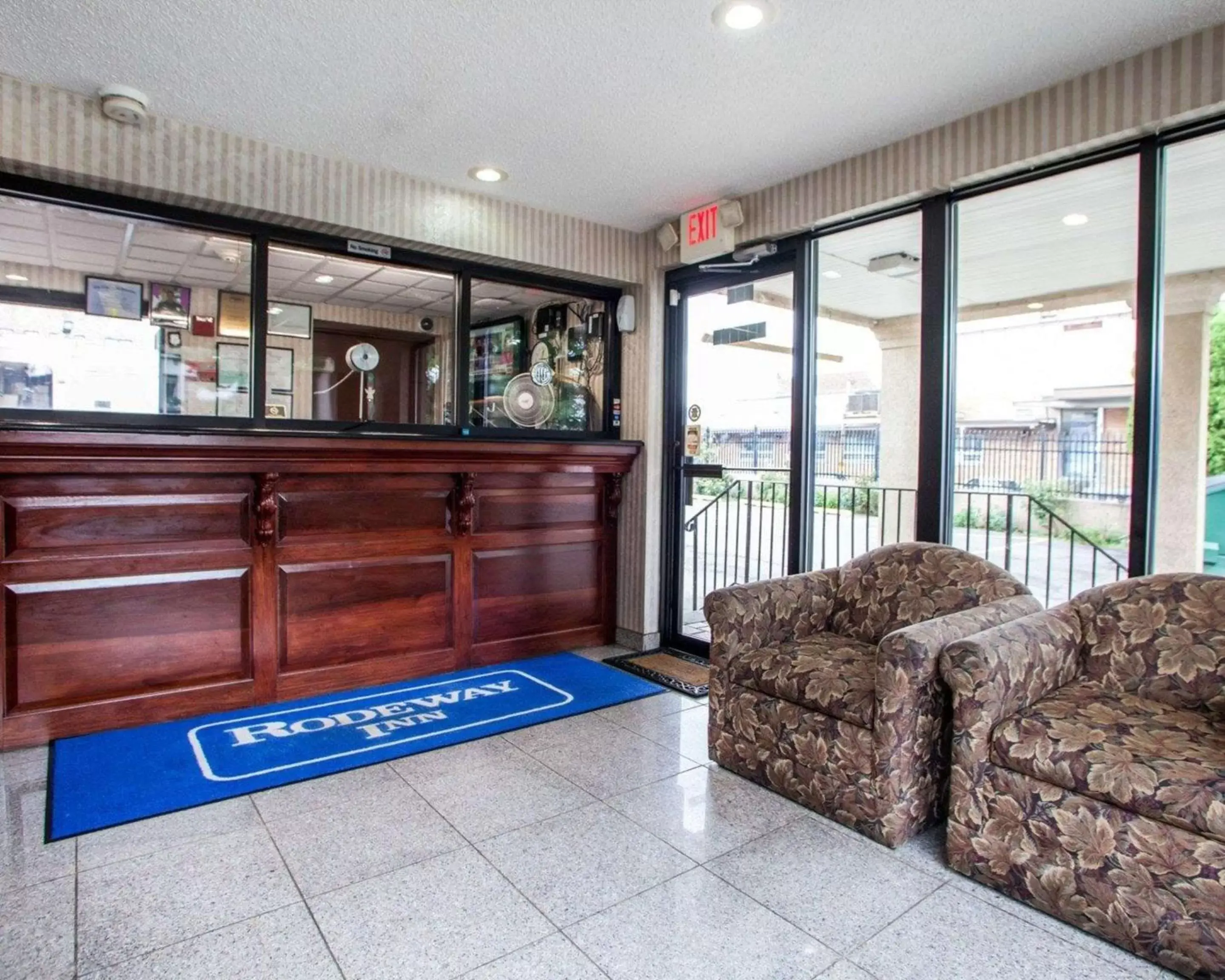 Lobby or reception, Lobby/Reception in Rodeway Inn Paterson New Jersey