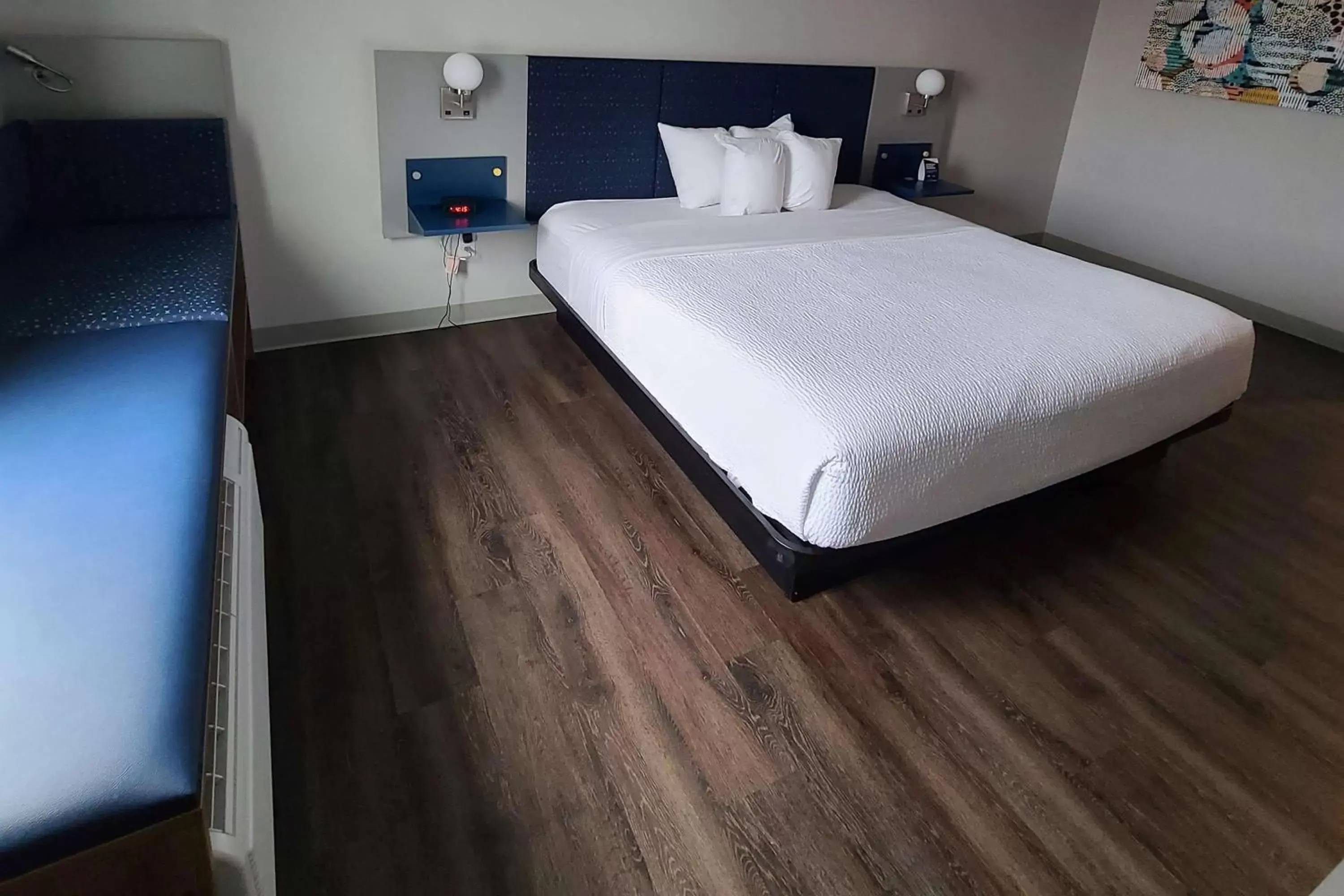 Photo of the whole room, Bed in Microtel Inn & Suites by Wyndham Milford