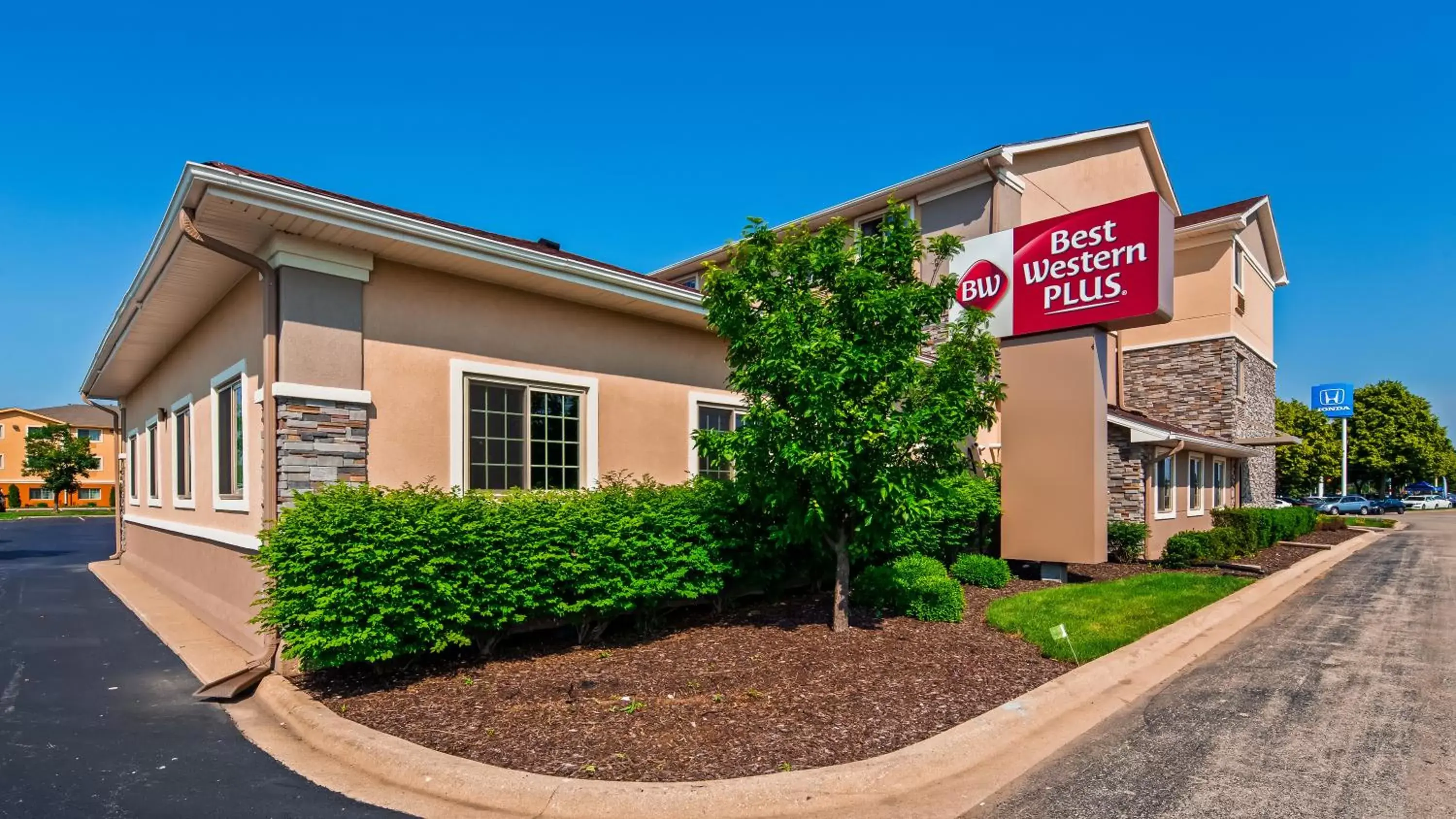 Facade/entrance, Property Building in Best Western Plus North Joliet