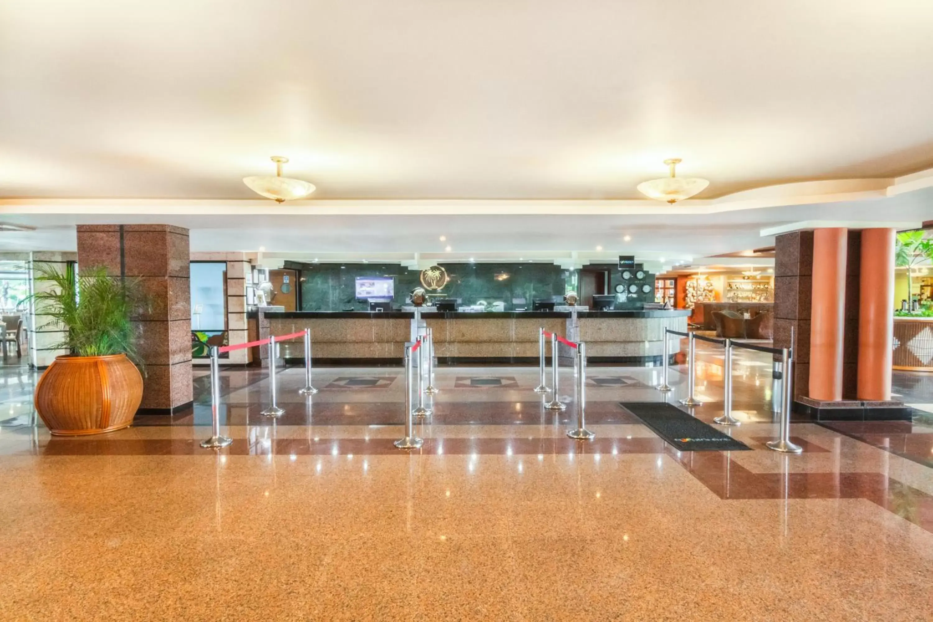 Lobby or reception in GHL Hotel Sunrise