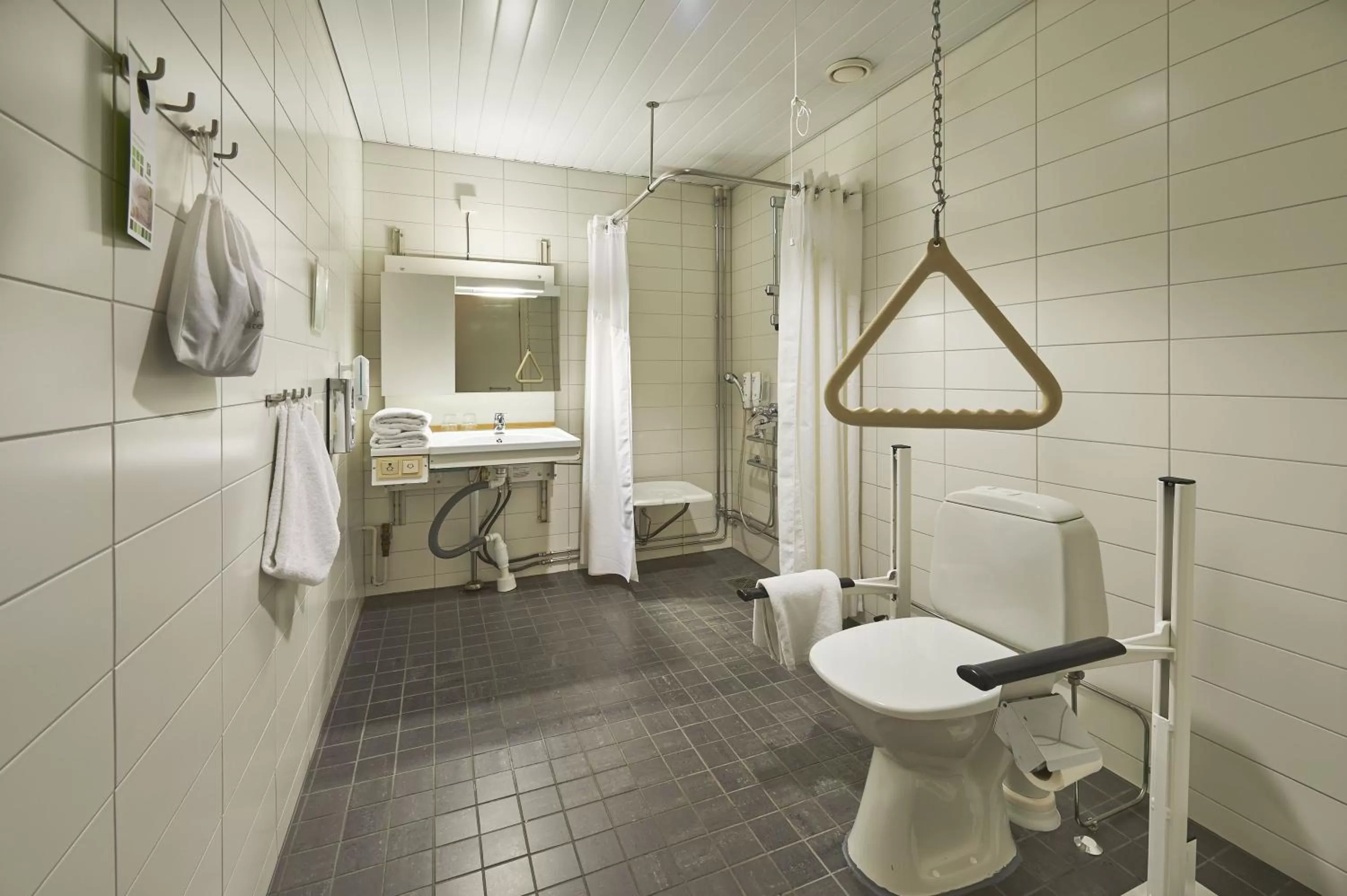 Bathroom in Holiday Inn Helsinki-Vantaa Airport by IHG