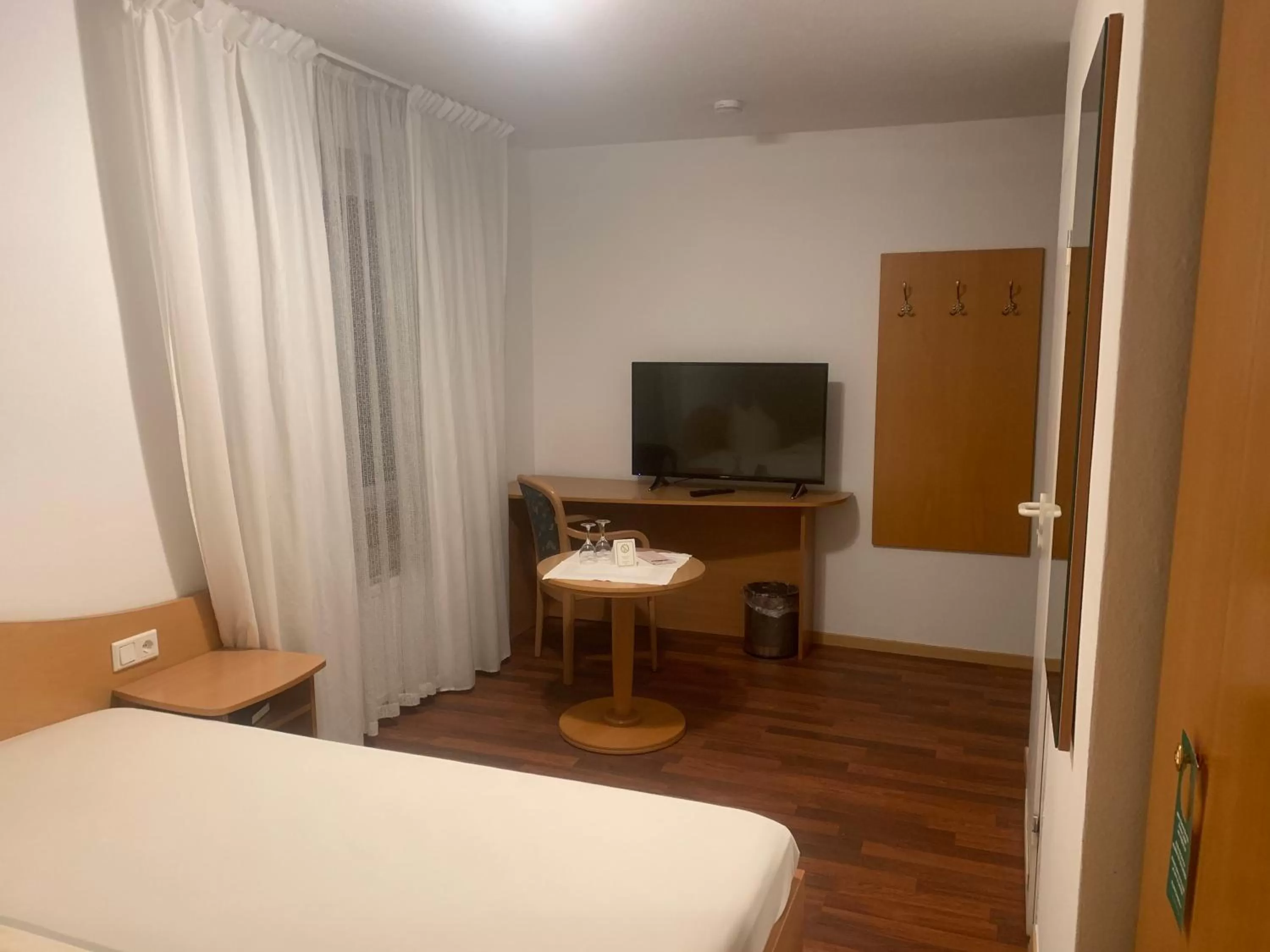 TV/Entertainment Center in Hotel & Restaurant Rosenhof