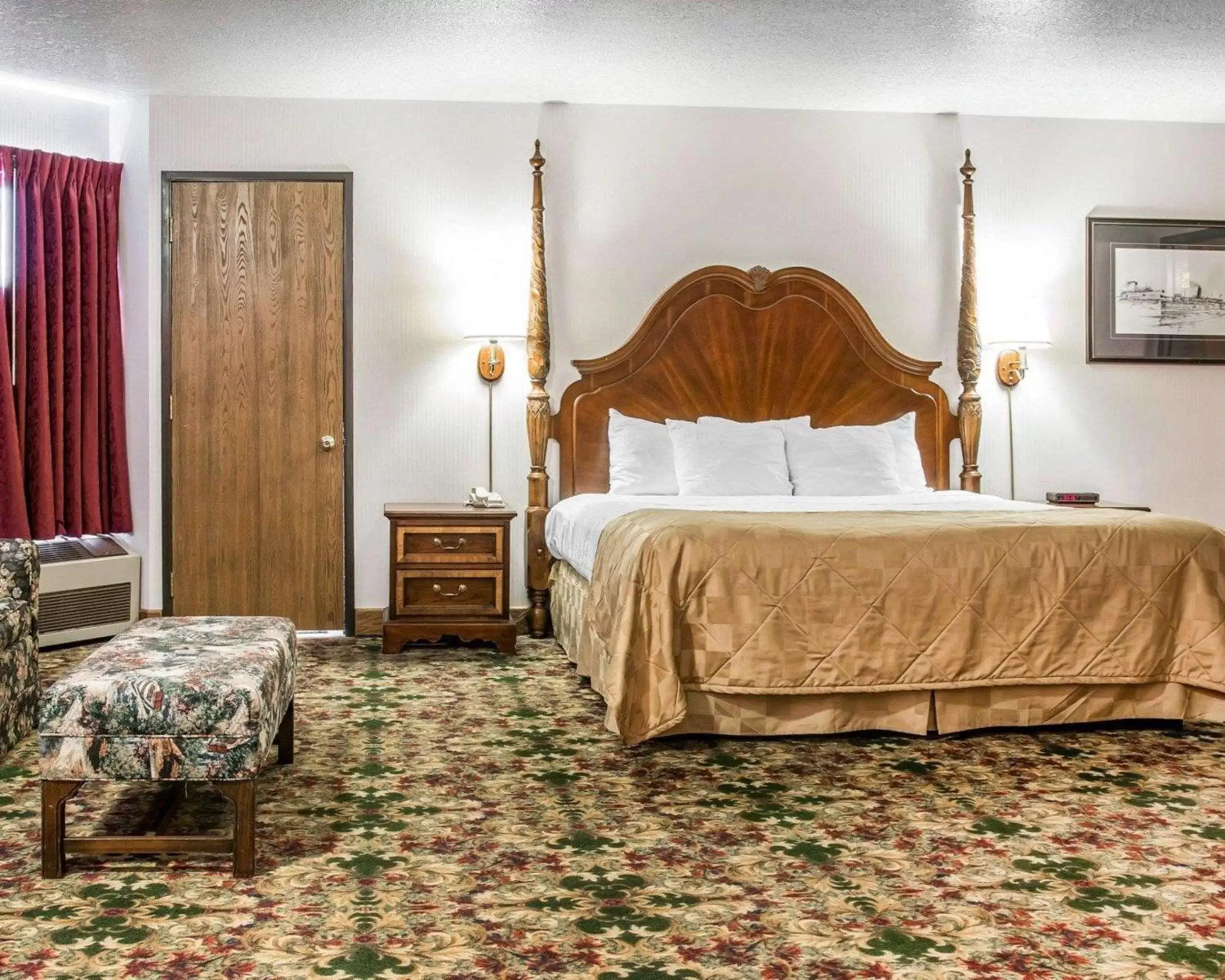 Photo of the whole room, Bed in Clarion Hotel Beachfront Photo of the whole room, Bed in Clarion Hotel Beachfront