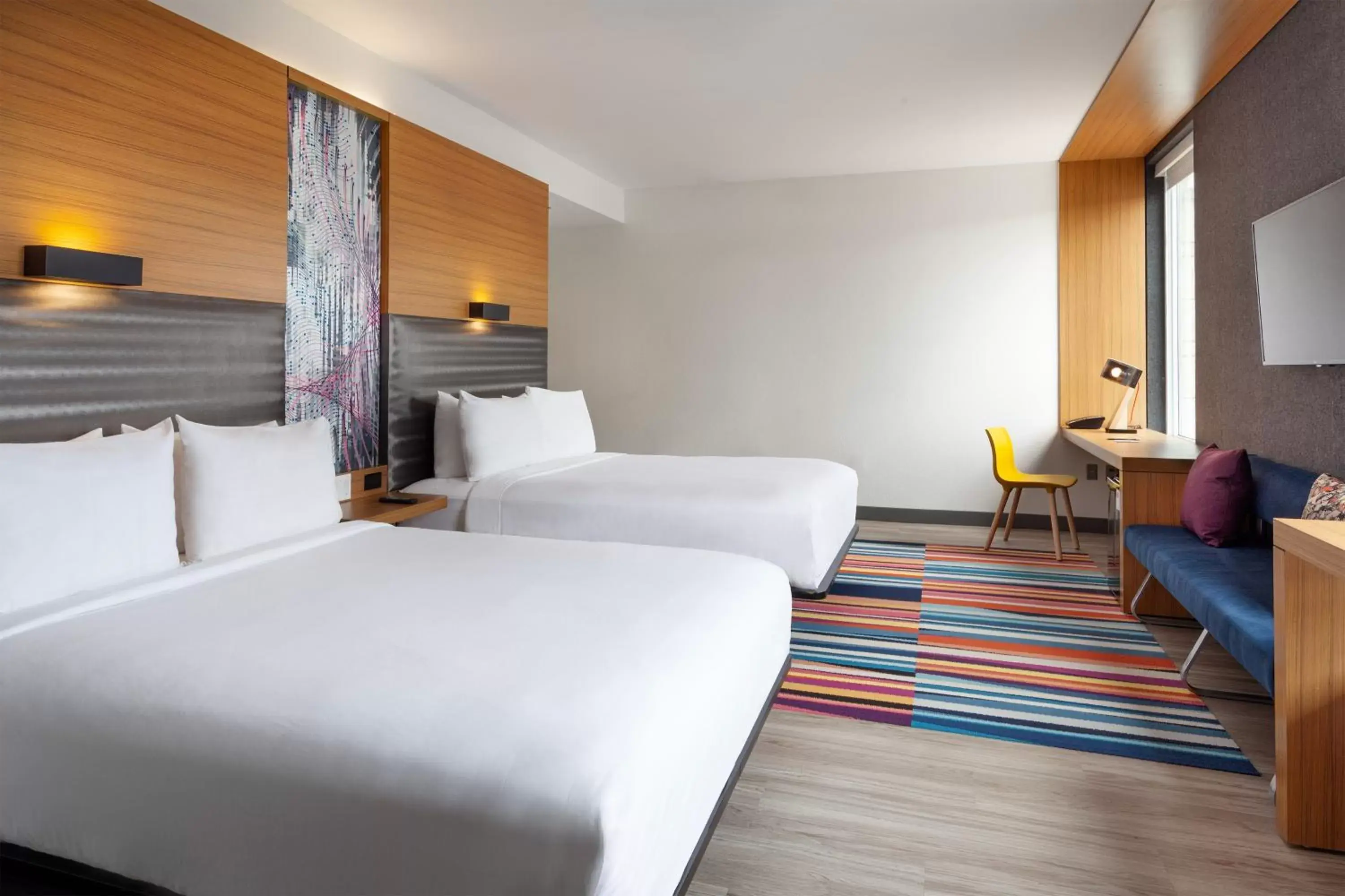 Photo of the whole room, Bed in Aloft Jacksonville Tapestry Park