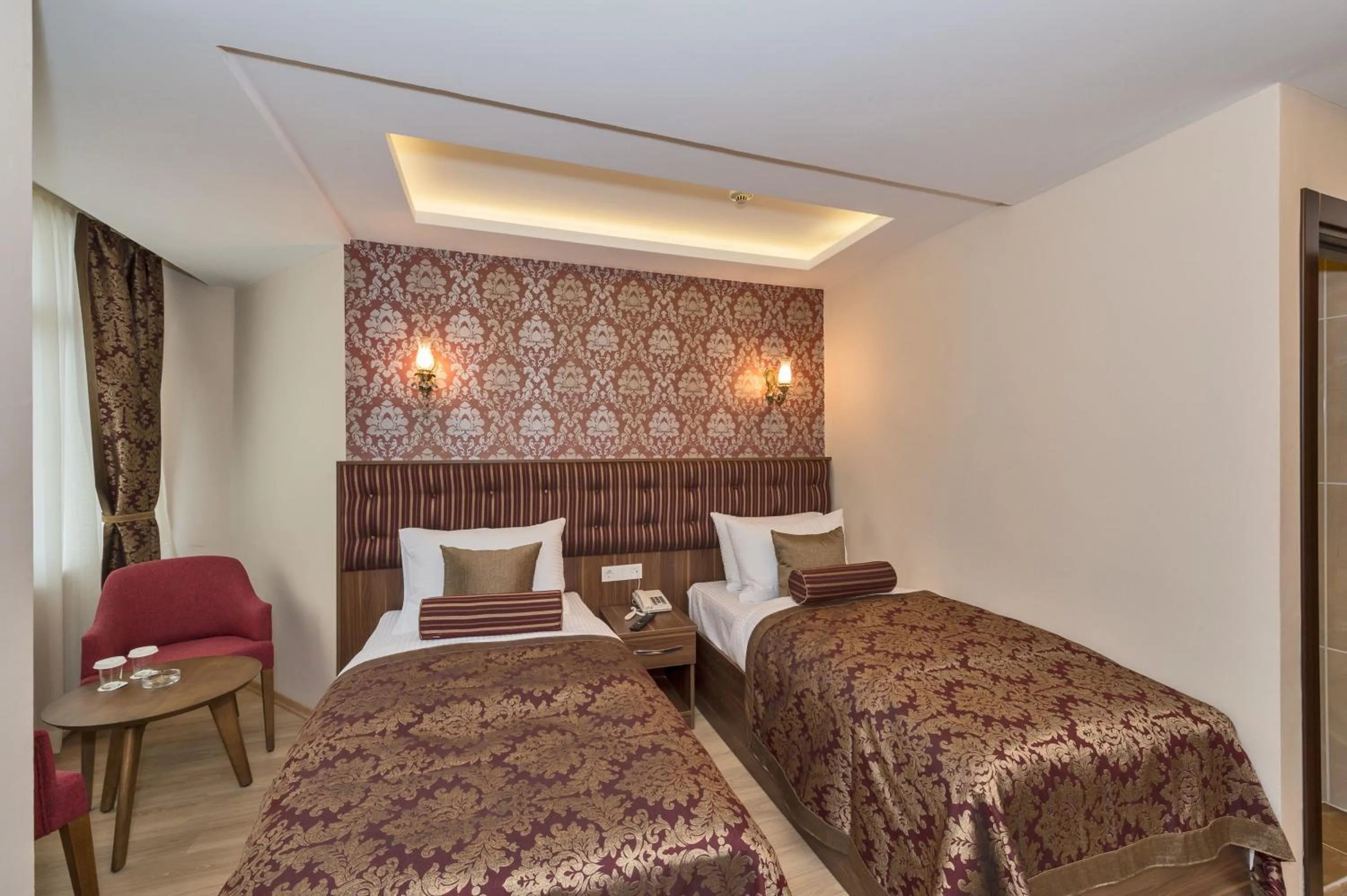 Photo of the whole room, Bed in Marmara Place Old City Hotel