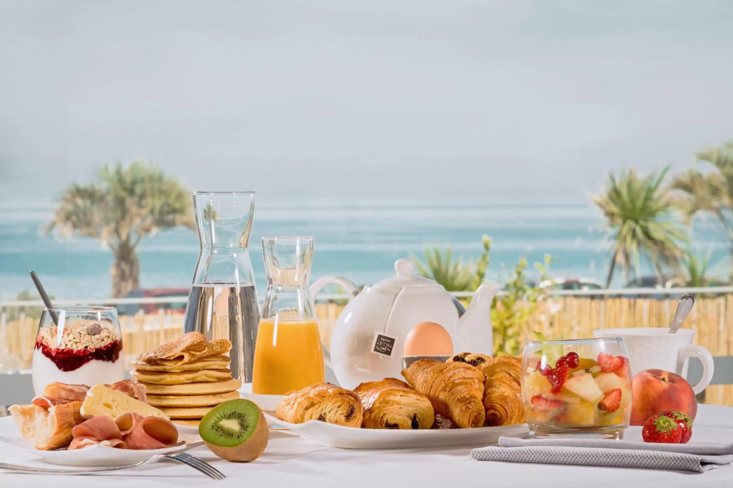 Buffet breakfast, Breakfast in Hôtel de la Baie - Thalassothérapie PREVITHAL