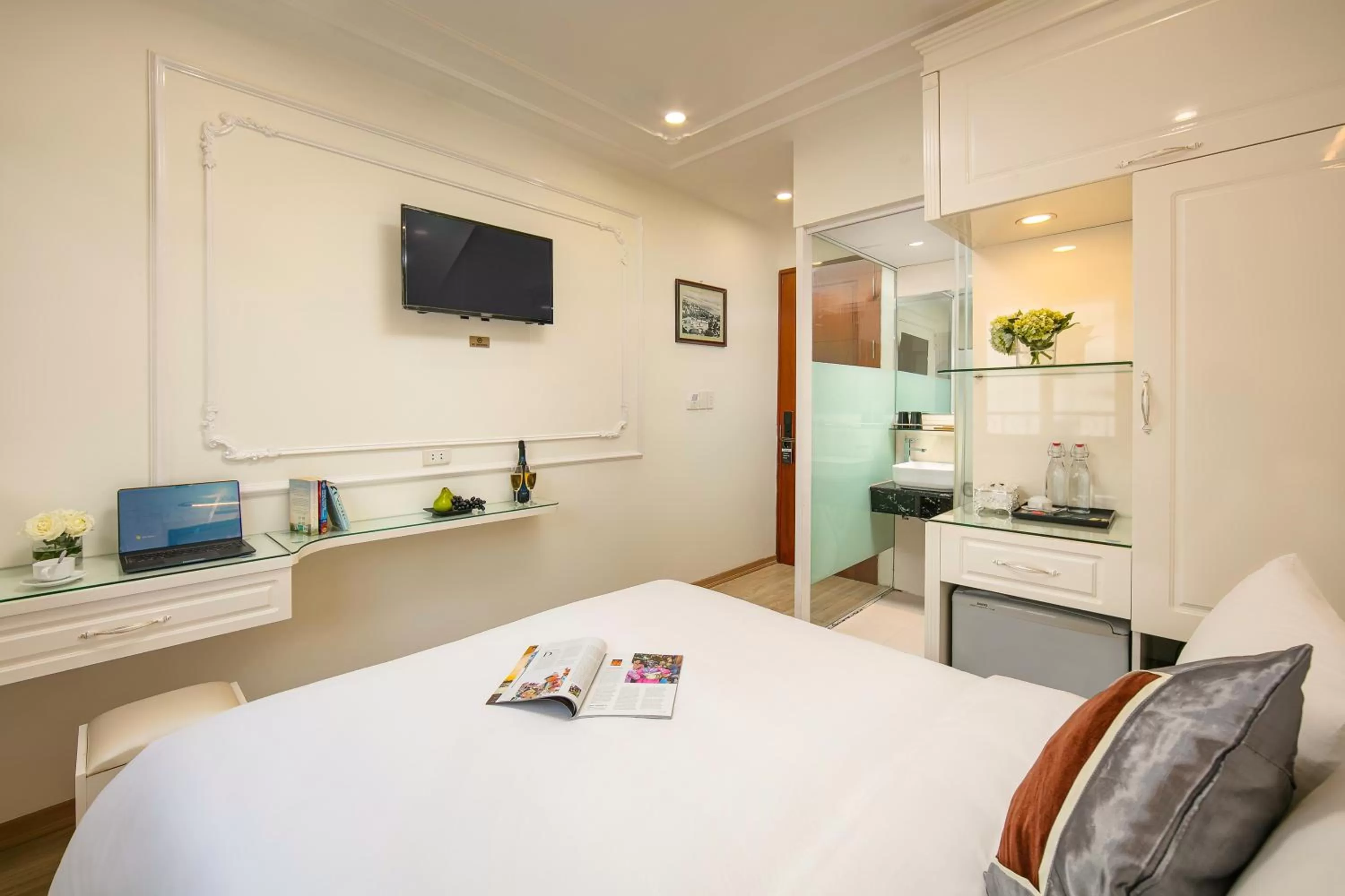 Bed in TrangTrang Classy Hotel