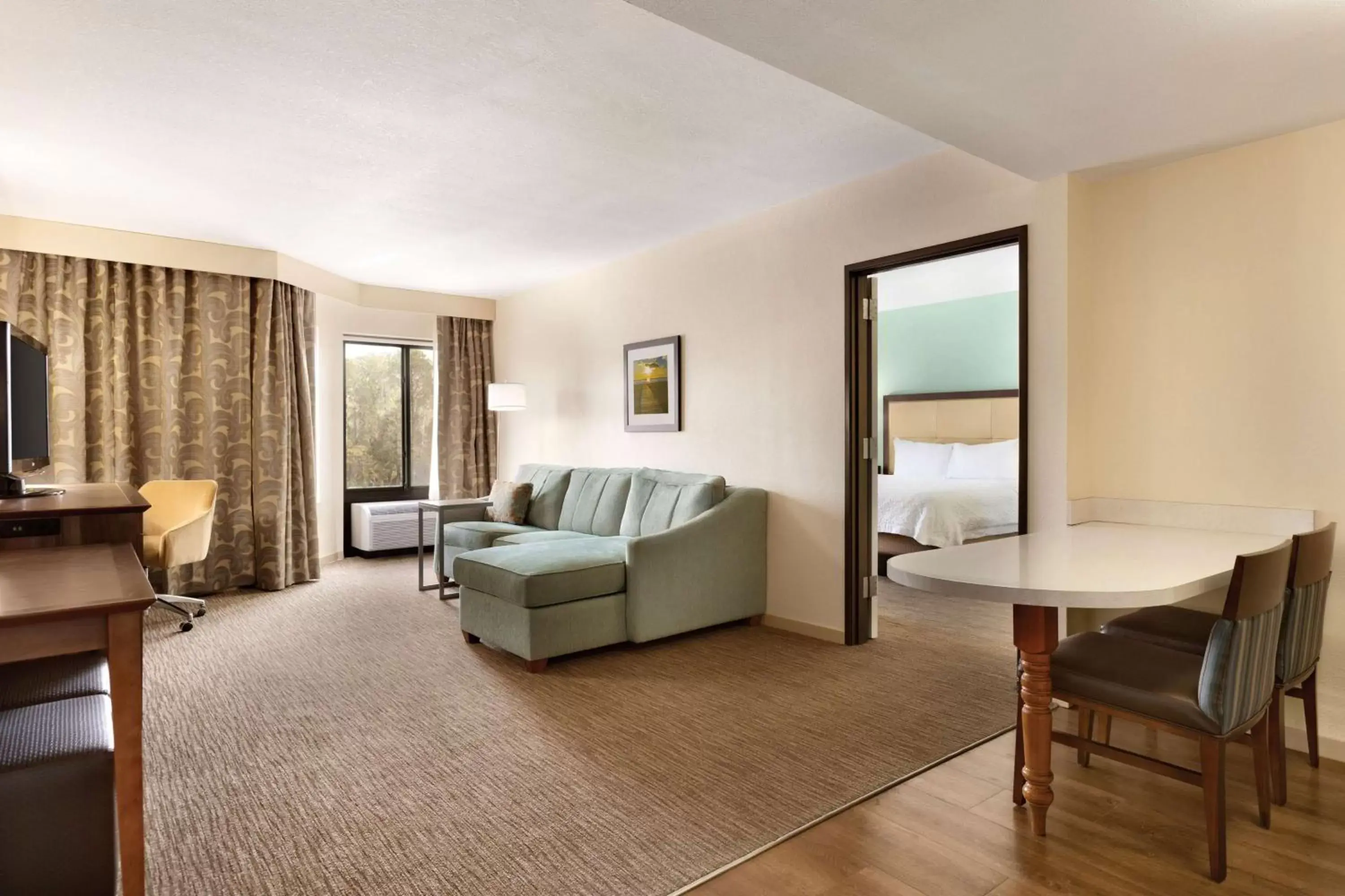 Living room, Seating Area in Hampton Inn & Suites Tarpon Springs