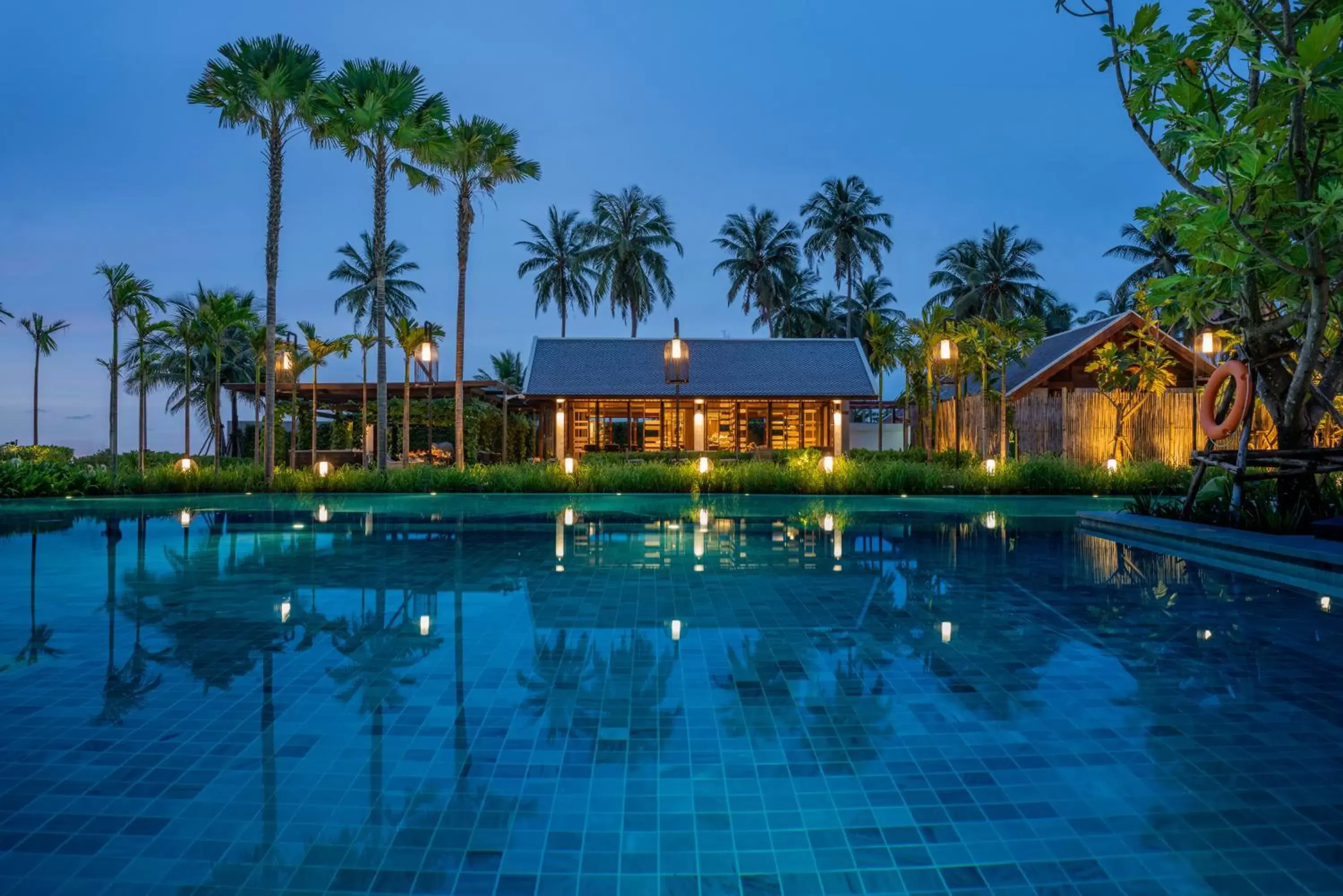 Restaurant/places to eat, Swimming Pool in Grand Mercure Khao Lak Bangsak
