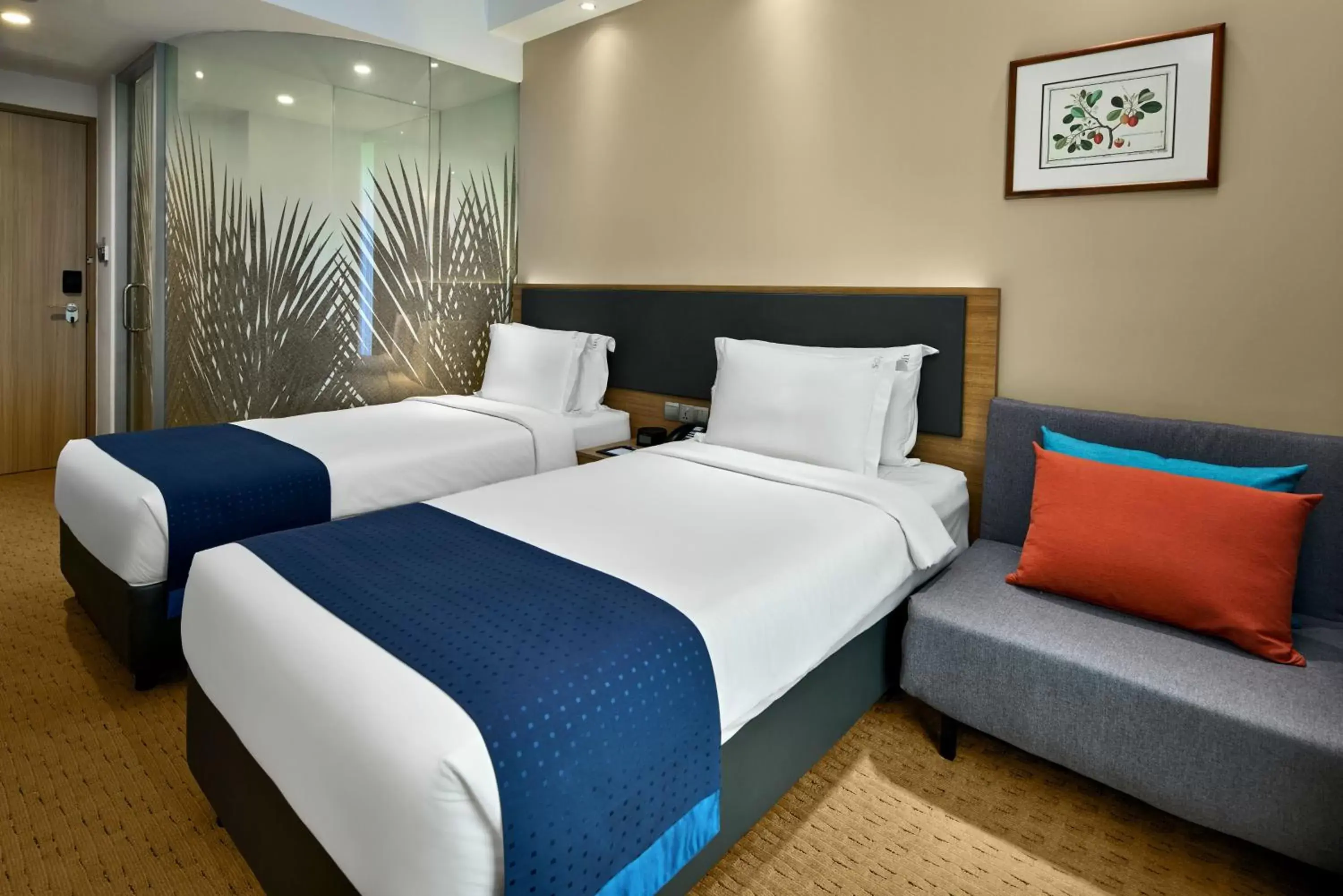 Photo of the whole room, Bed in Holiday Inn Express Singapore Orchard Road, an IHG Hotel