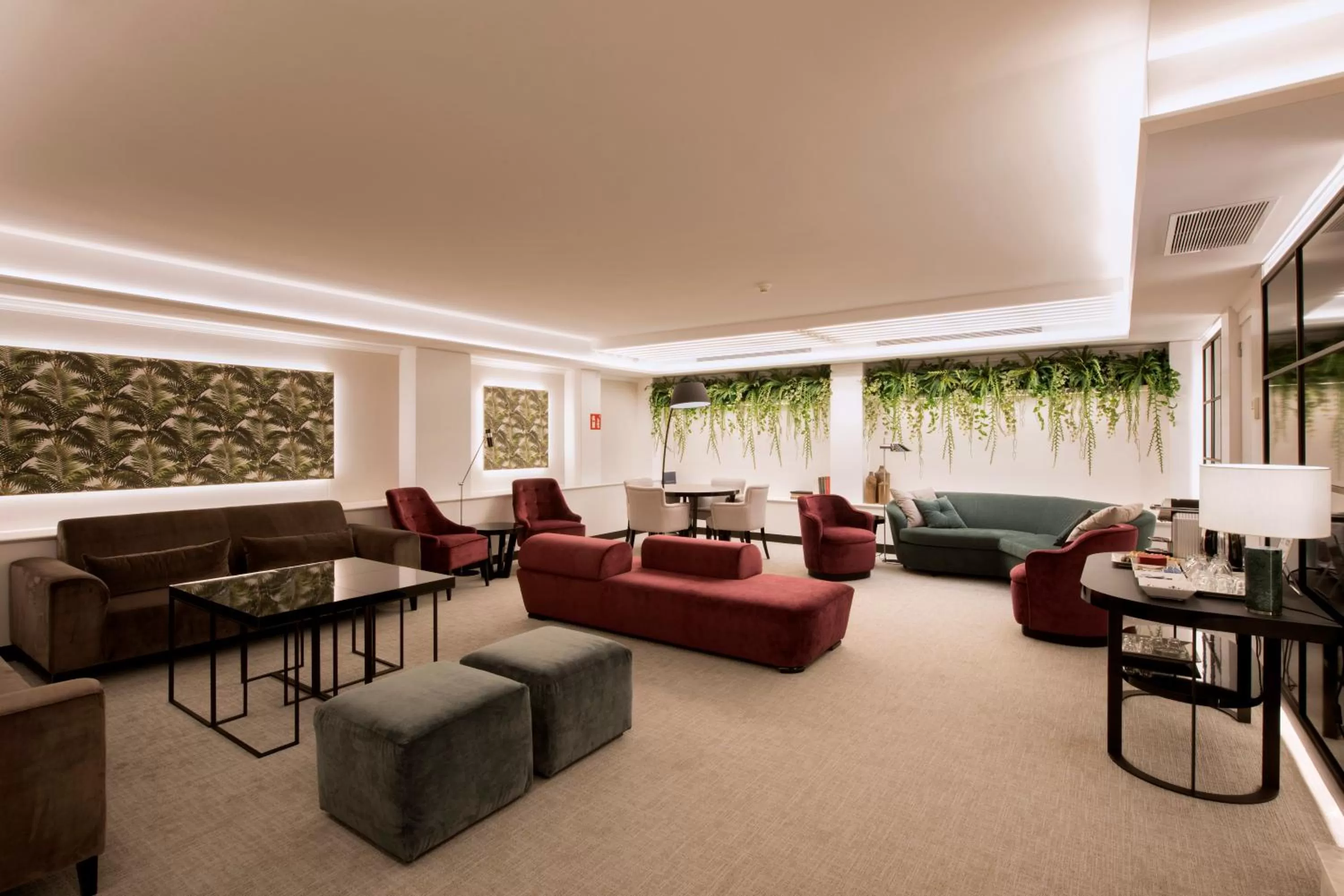 Living room in Acacia Suite