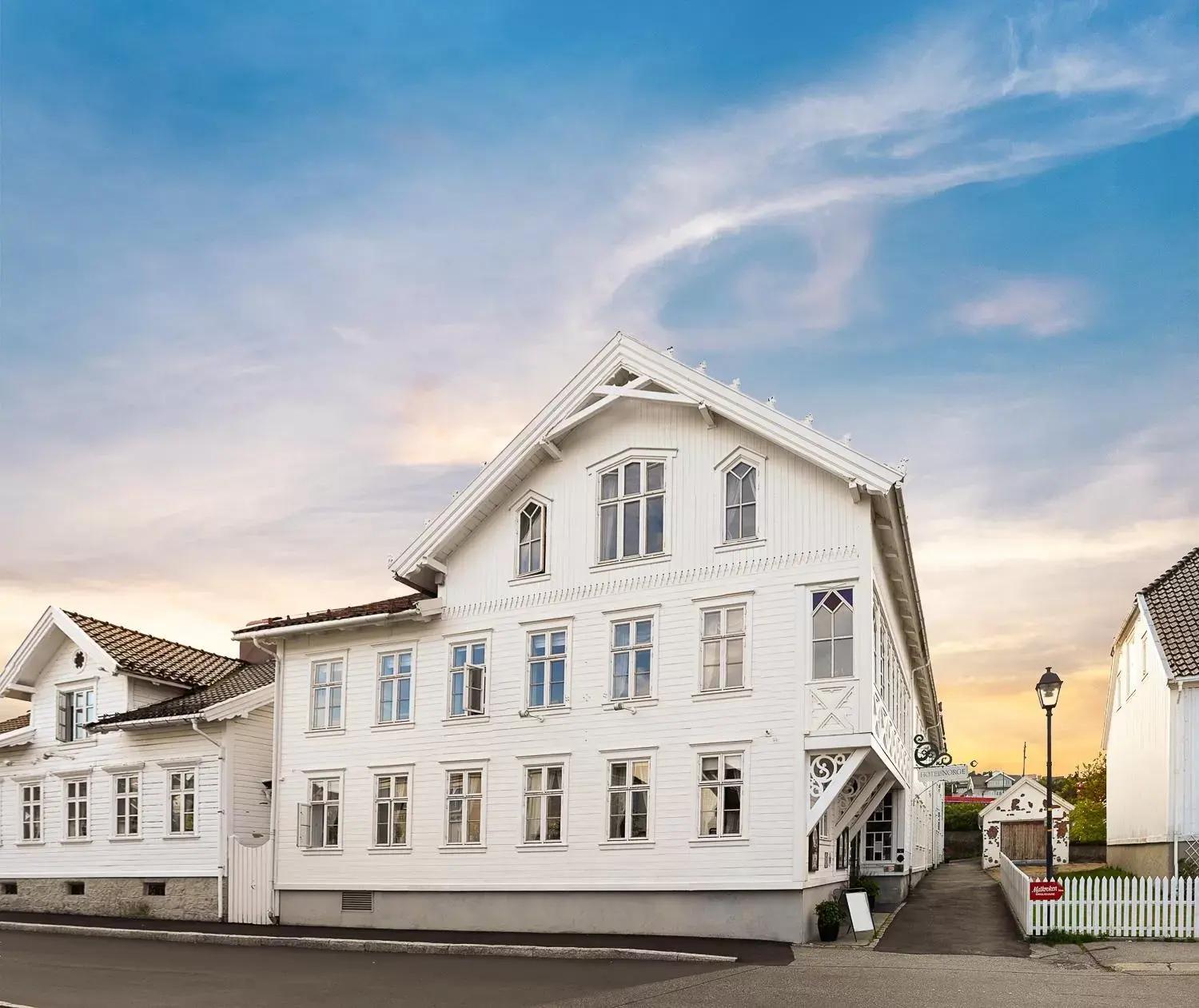 Property Building in Lillesand Hotel Norge