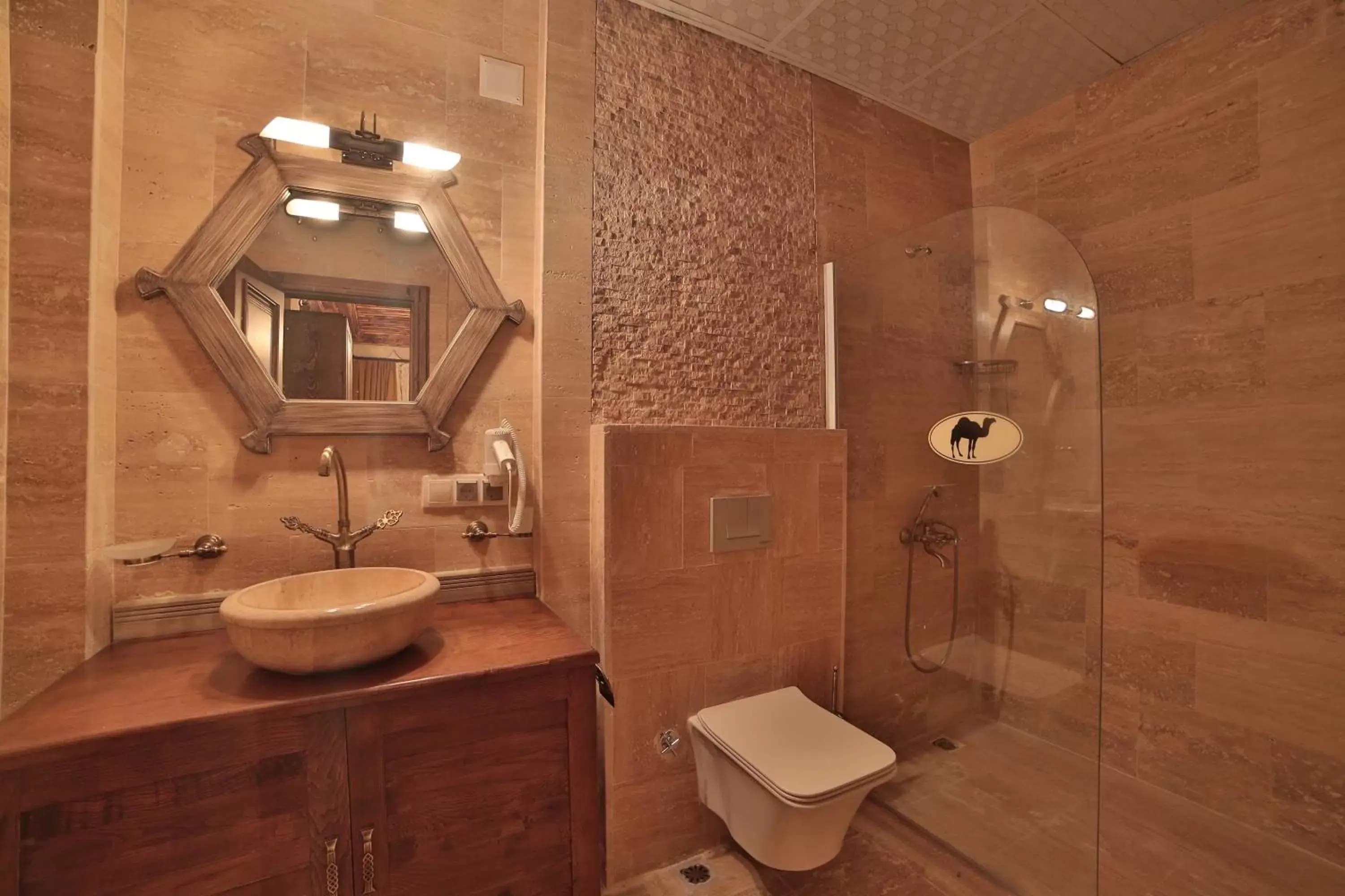 Shower, Bathroom in Caravanserai Inn Hotel