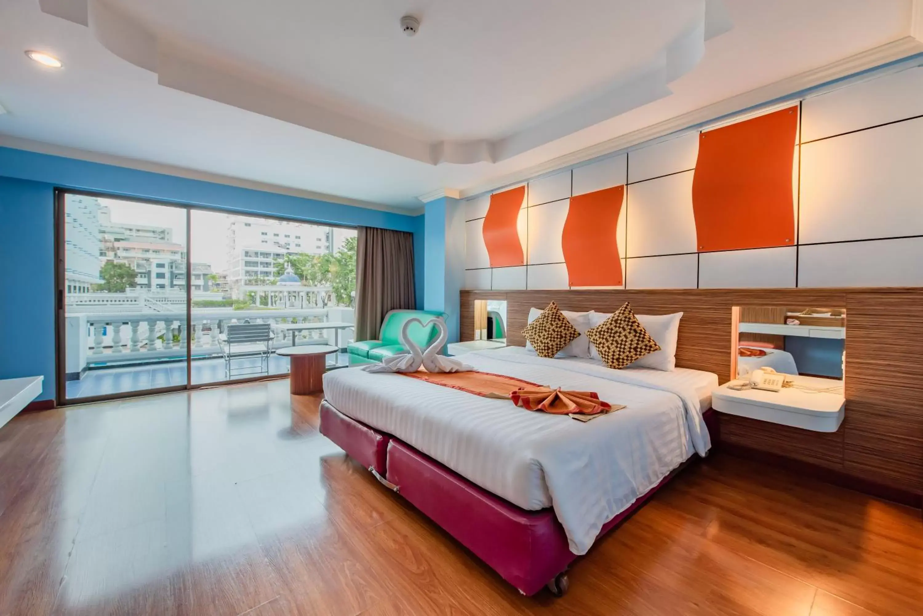 Bedroom, Bed in Caesar Palace Hotel