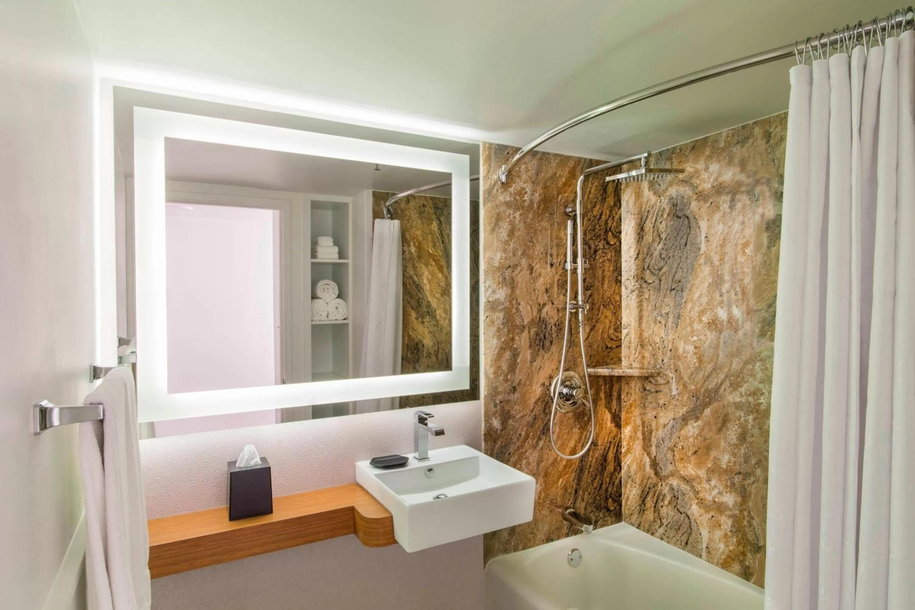 Bathroom in Sheraton Princess Kaiulani Waikiki Beach