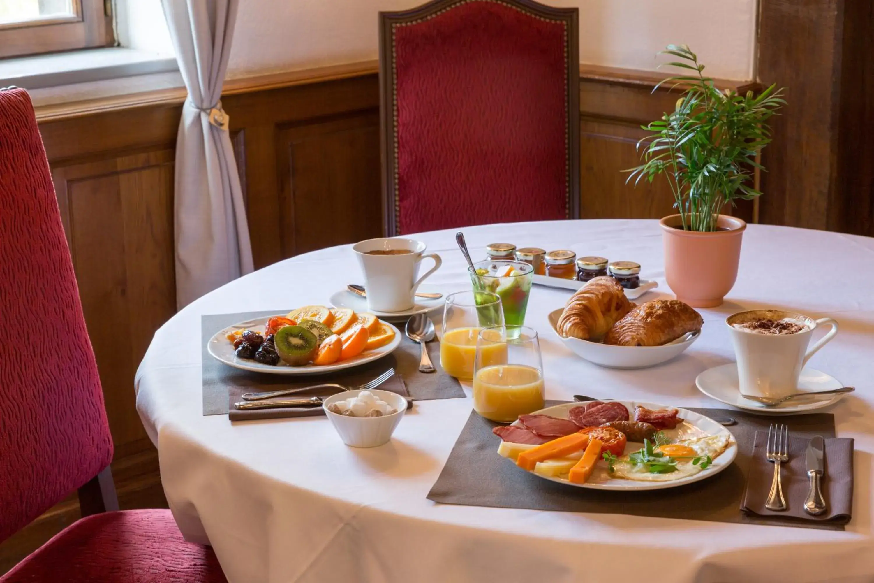 Food in L'Orée des Chênes, The Originals Relais Food in L'Orée des Chênes, The Originals Relais