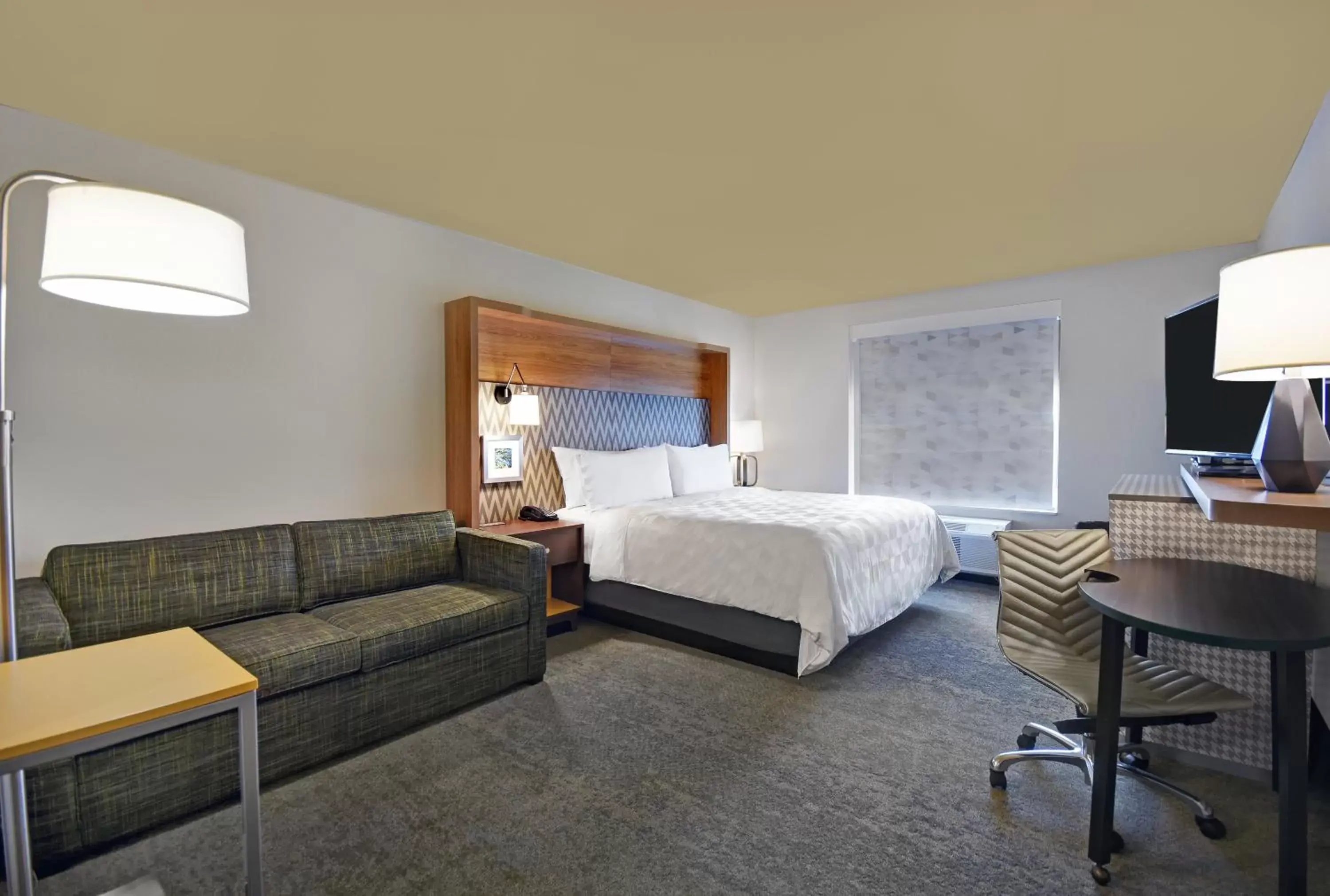 Photo of the whole room, Bed in Holiday Inn Grand Rapids North - Walker, an IHG Hotel