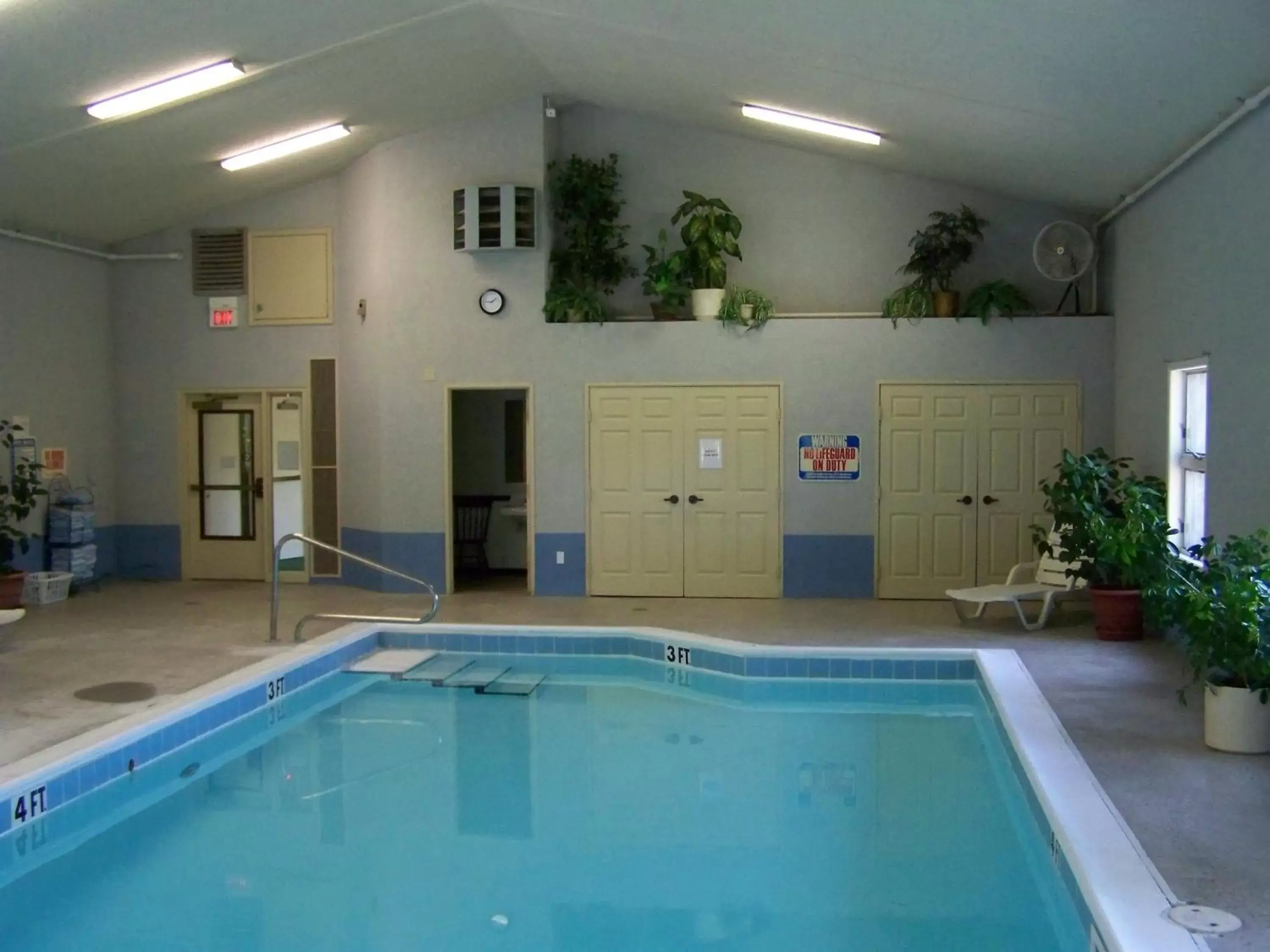 Swimming Pool in Brook Pointe Inn