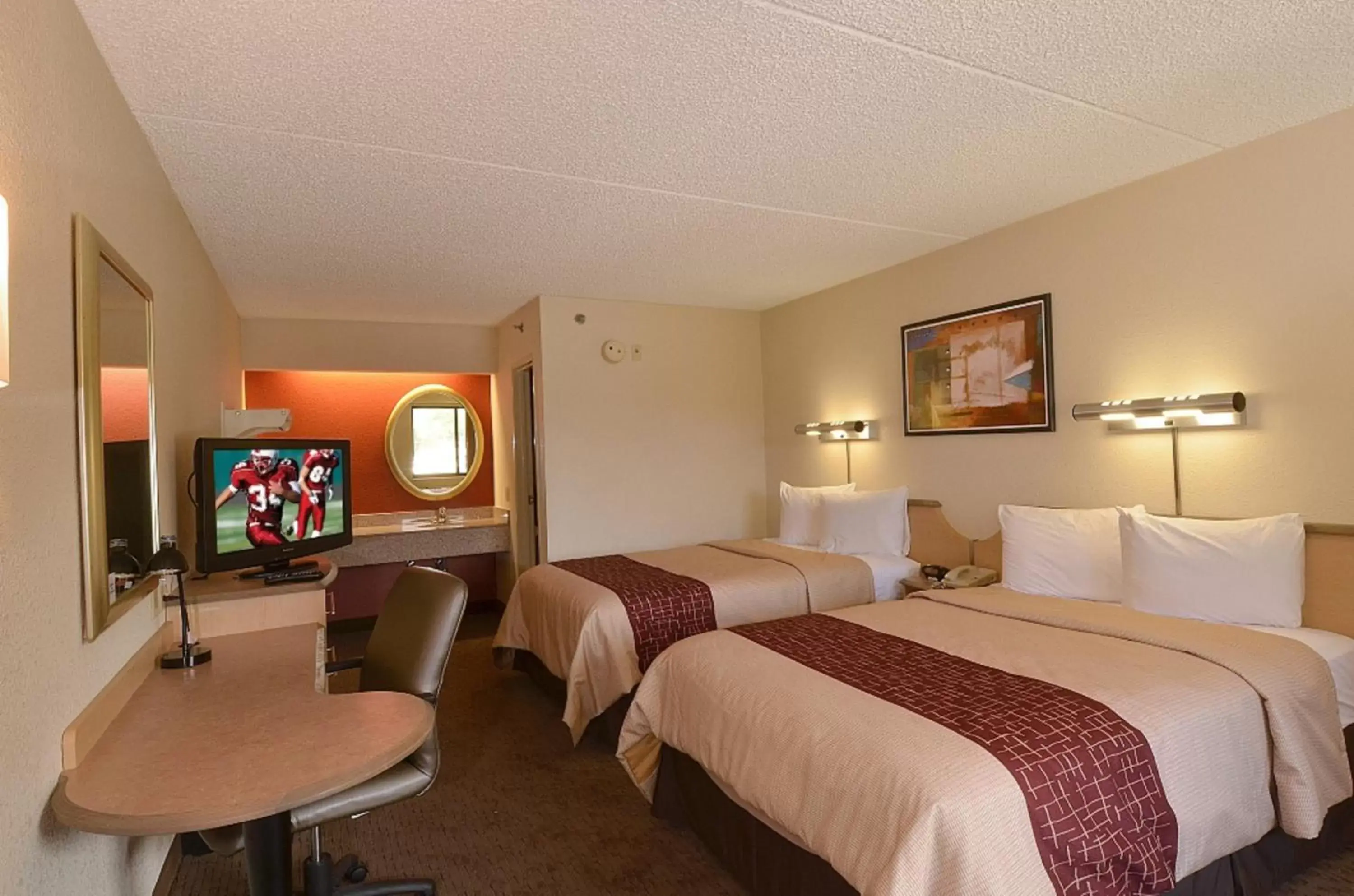 Photo of the whole room in Red Roof Inn San Antonio Airport