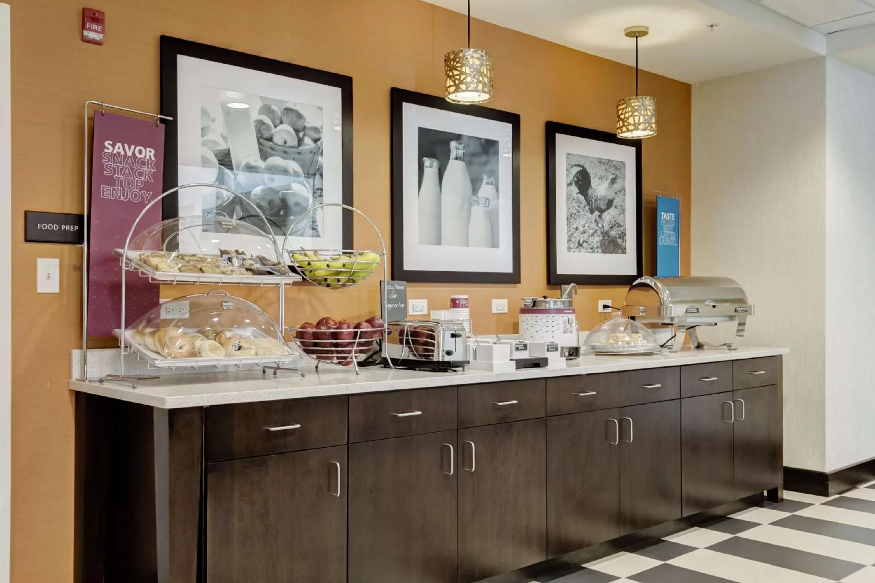 Breakfast in Hampton Inn Poplar Bluff