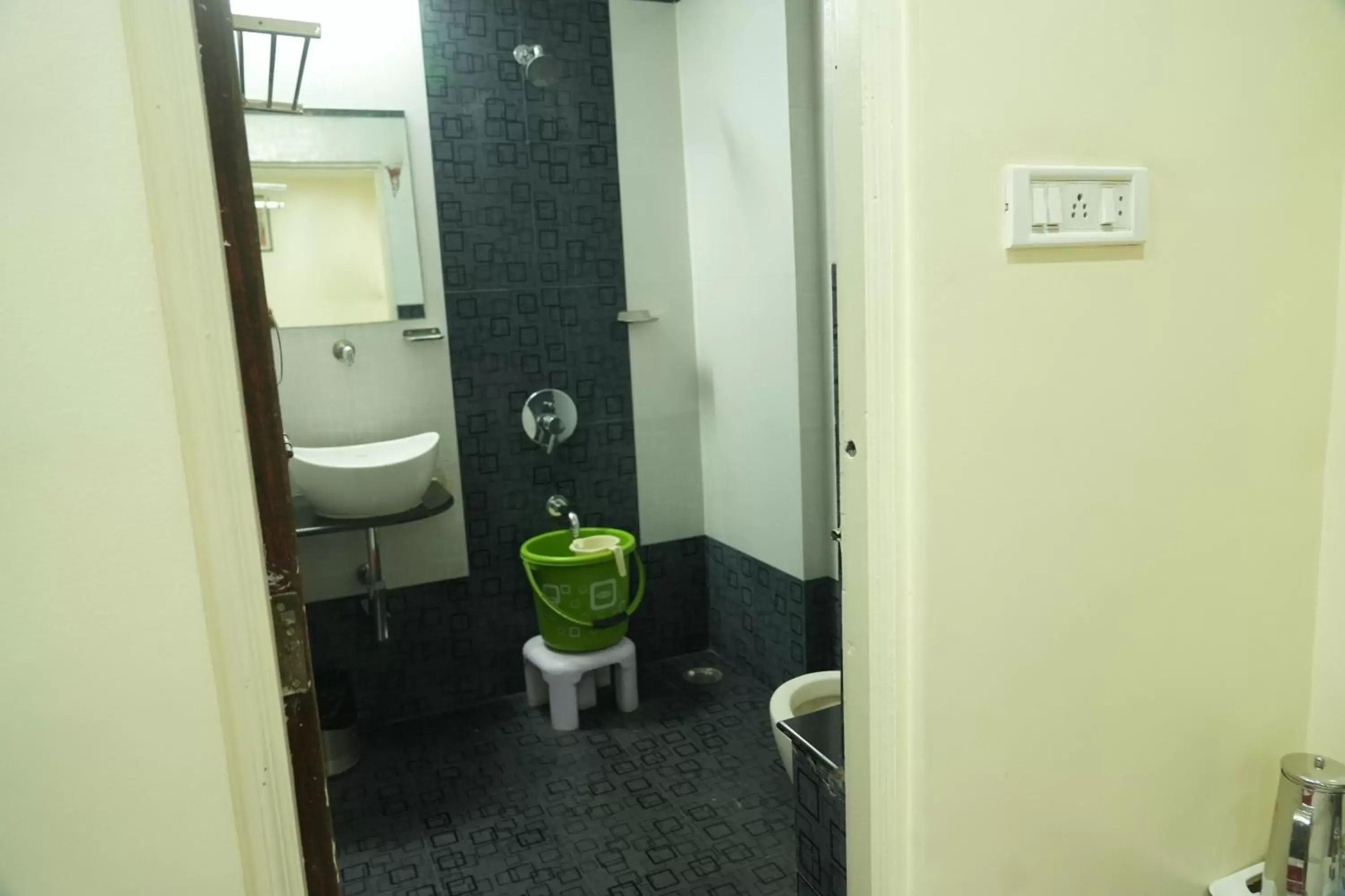 Toilet, Bathroom in Hotel Avon International