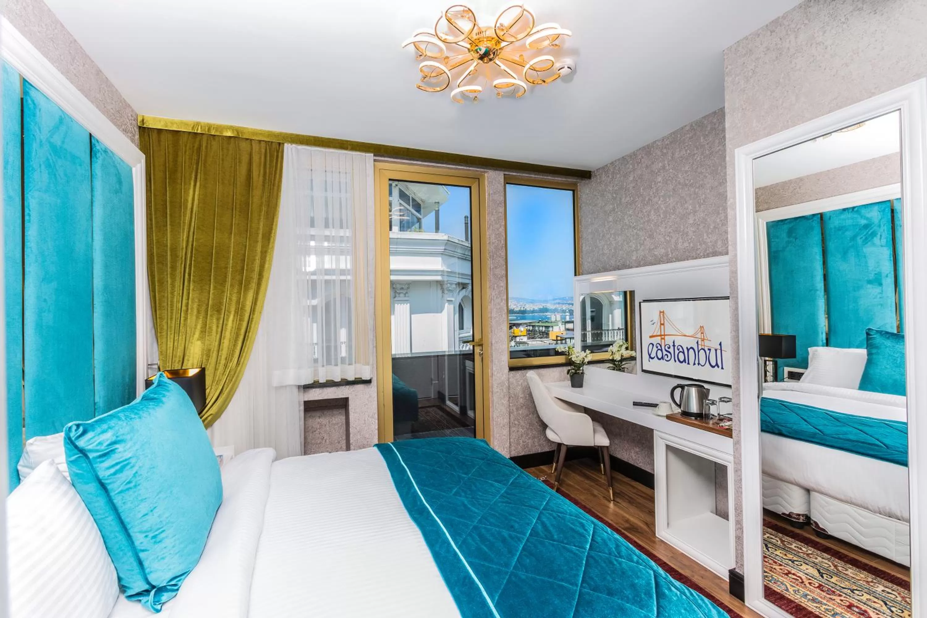 Photo of the whole room, Bed in Eastanbul Suites