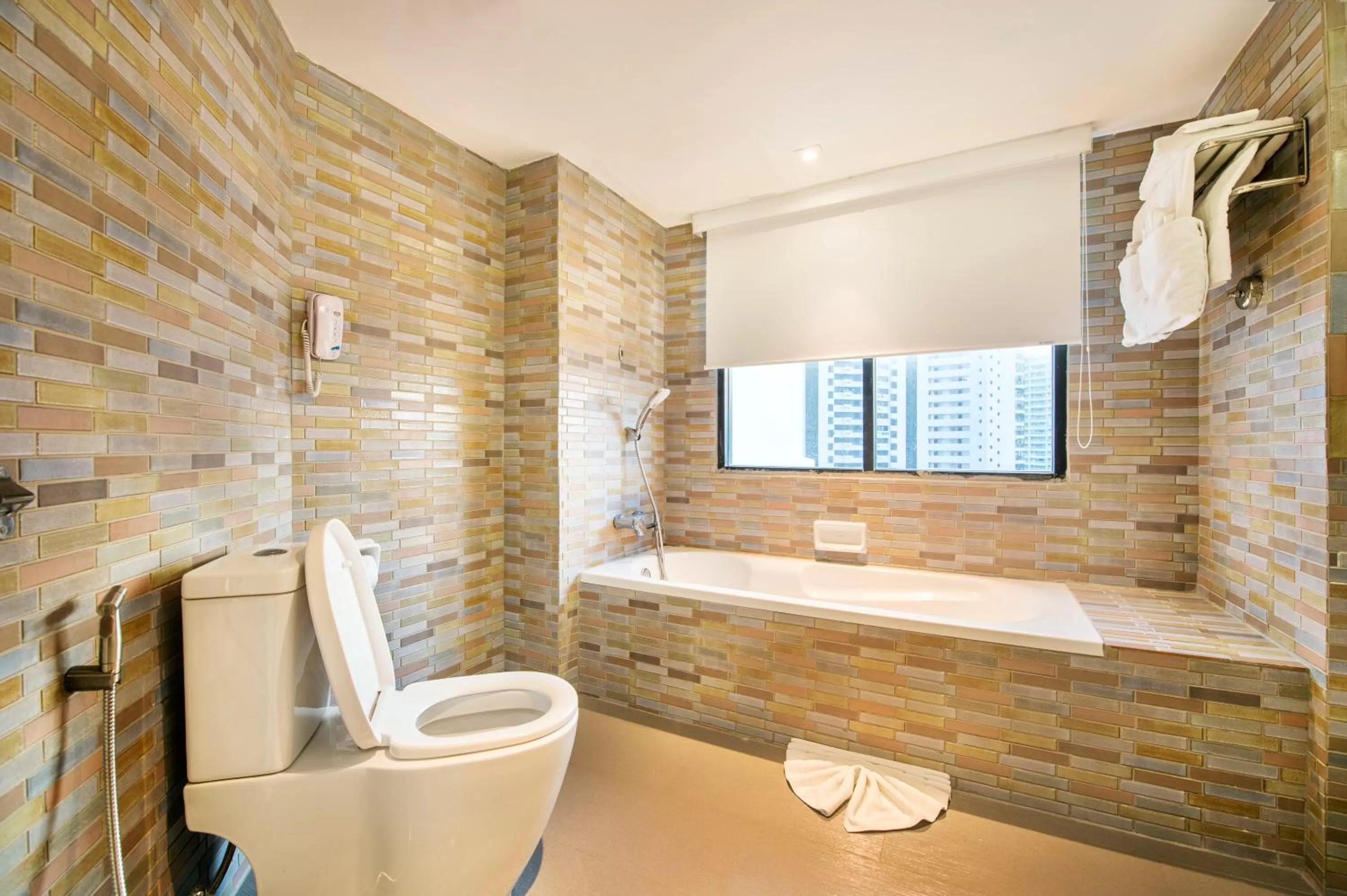 Bathroom in Jomtien Palm Beach Hotel and Resort