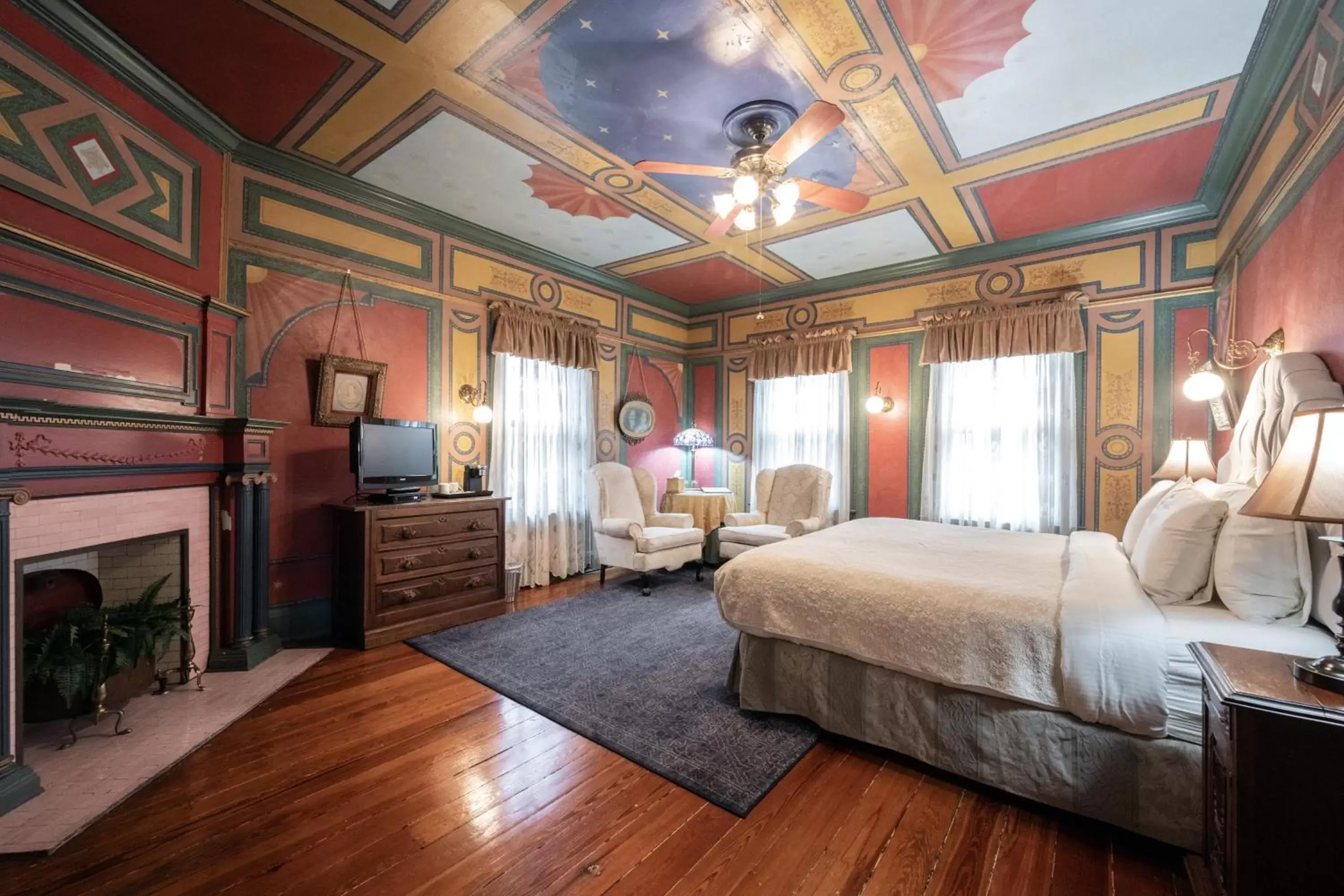 Bedroom, Bed in Stone Soup Inn