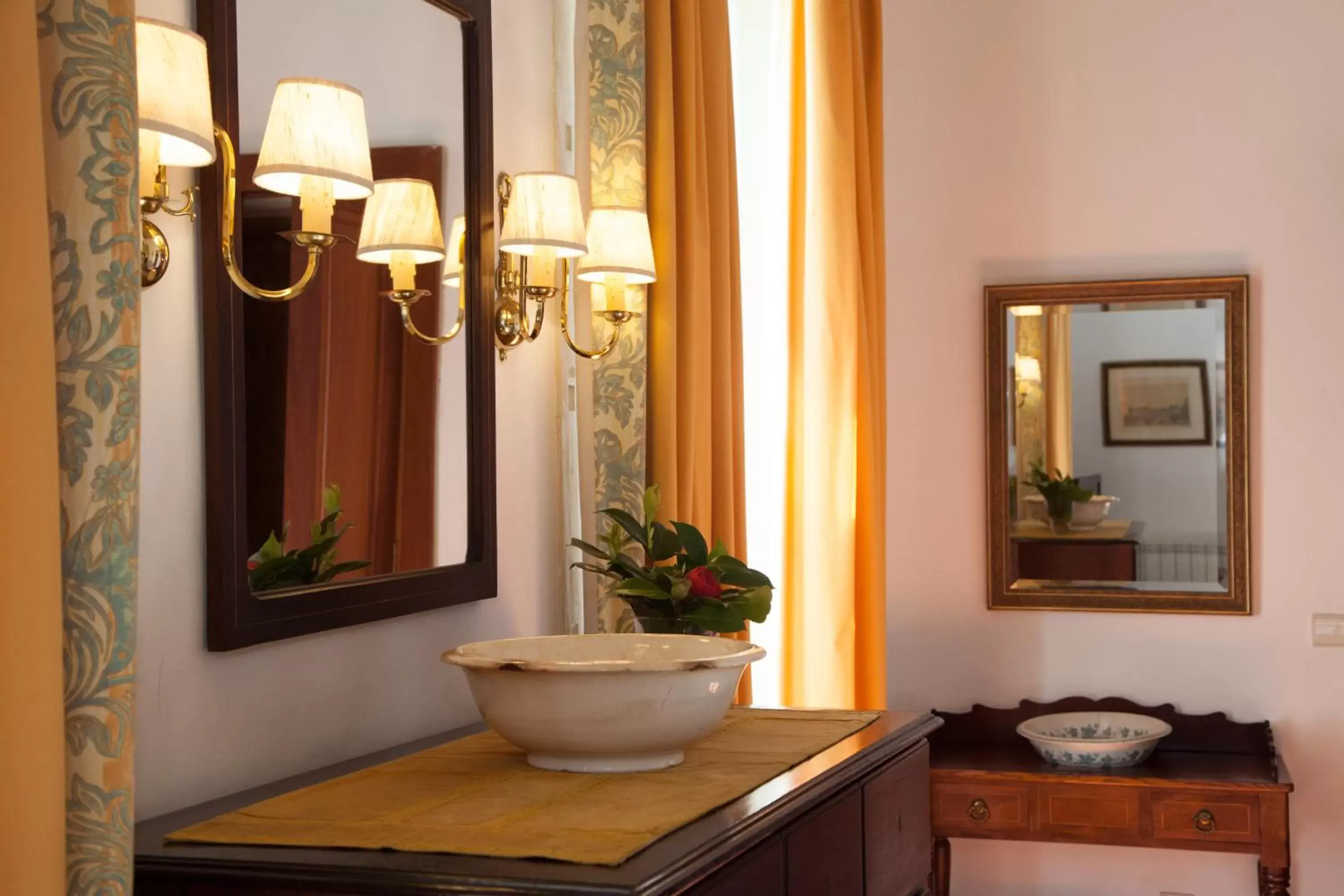 Bedroom, Bathroom in Casa Das Obras