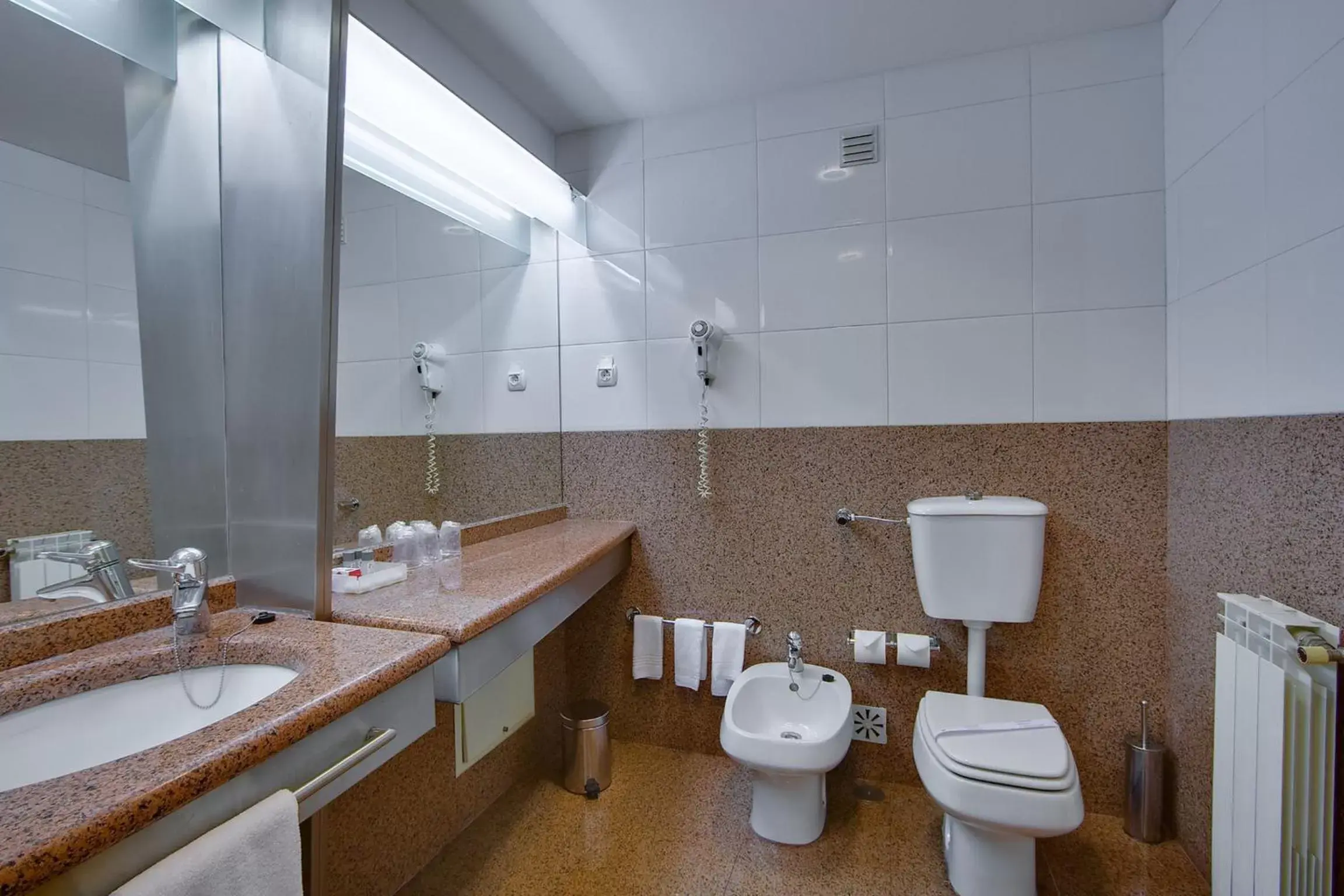 Toilet, Bathroom in Hotel Alvorada