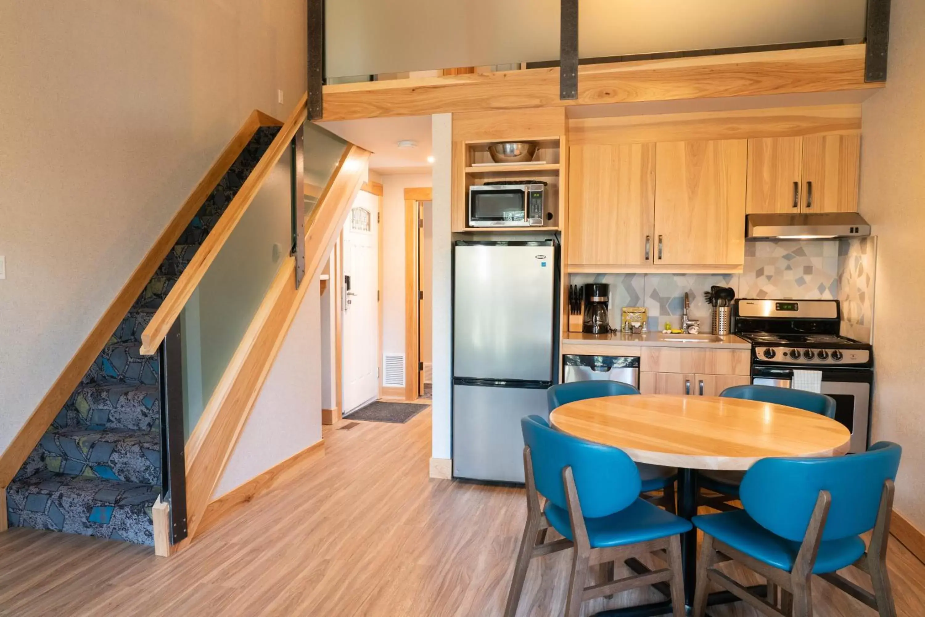 Kitchen or kitchenette, Kitchen/Kitchenette in Tunnel Mountain Resort