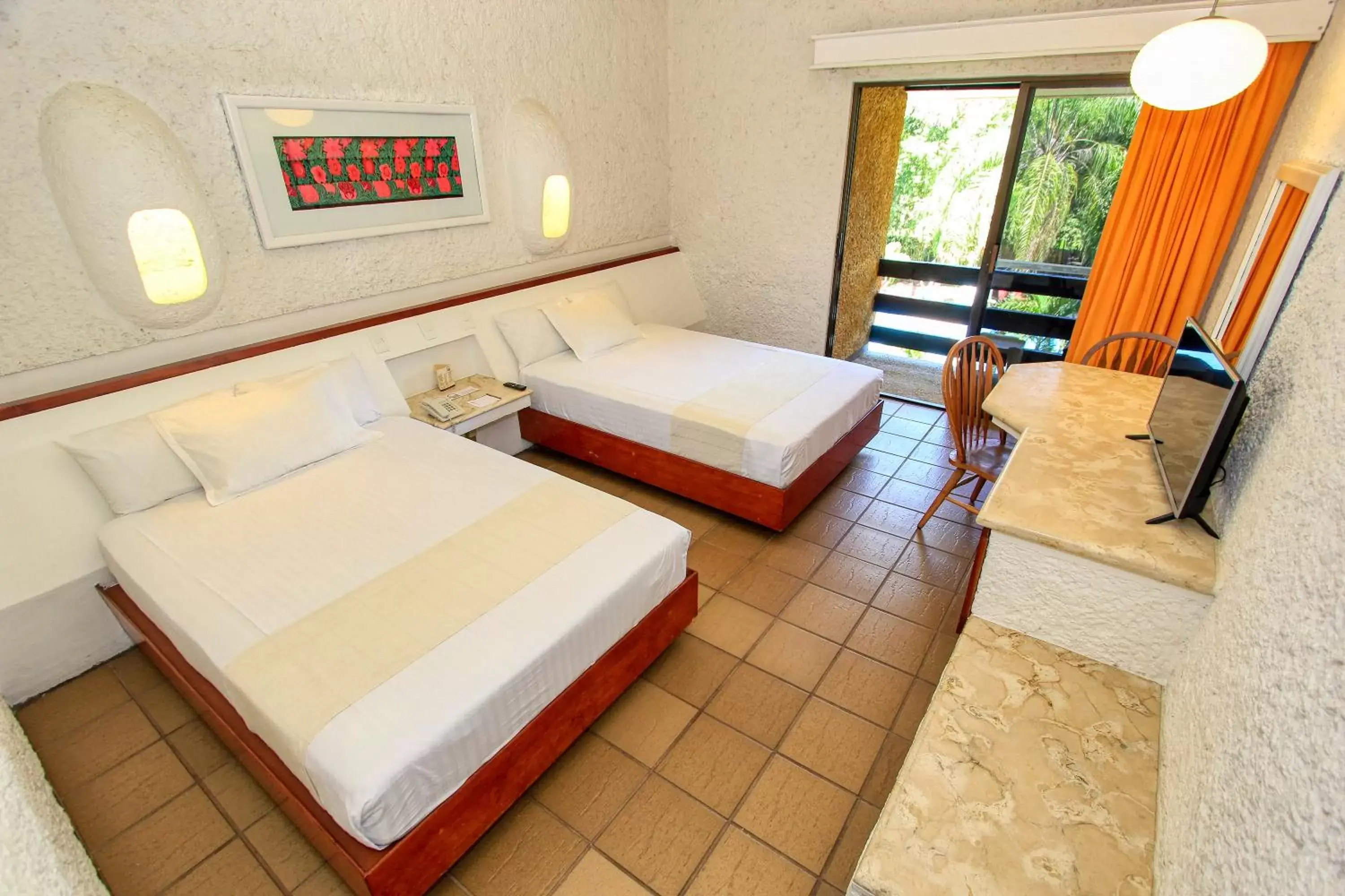 Photo of the whole room, Bed in Hotel Ciudad Real Palenque