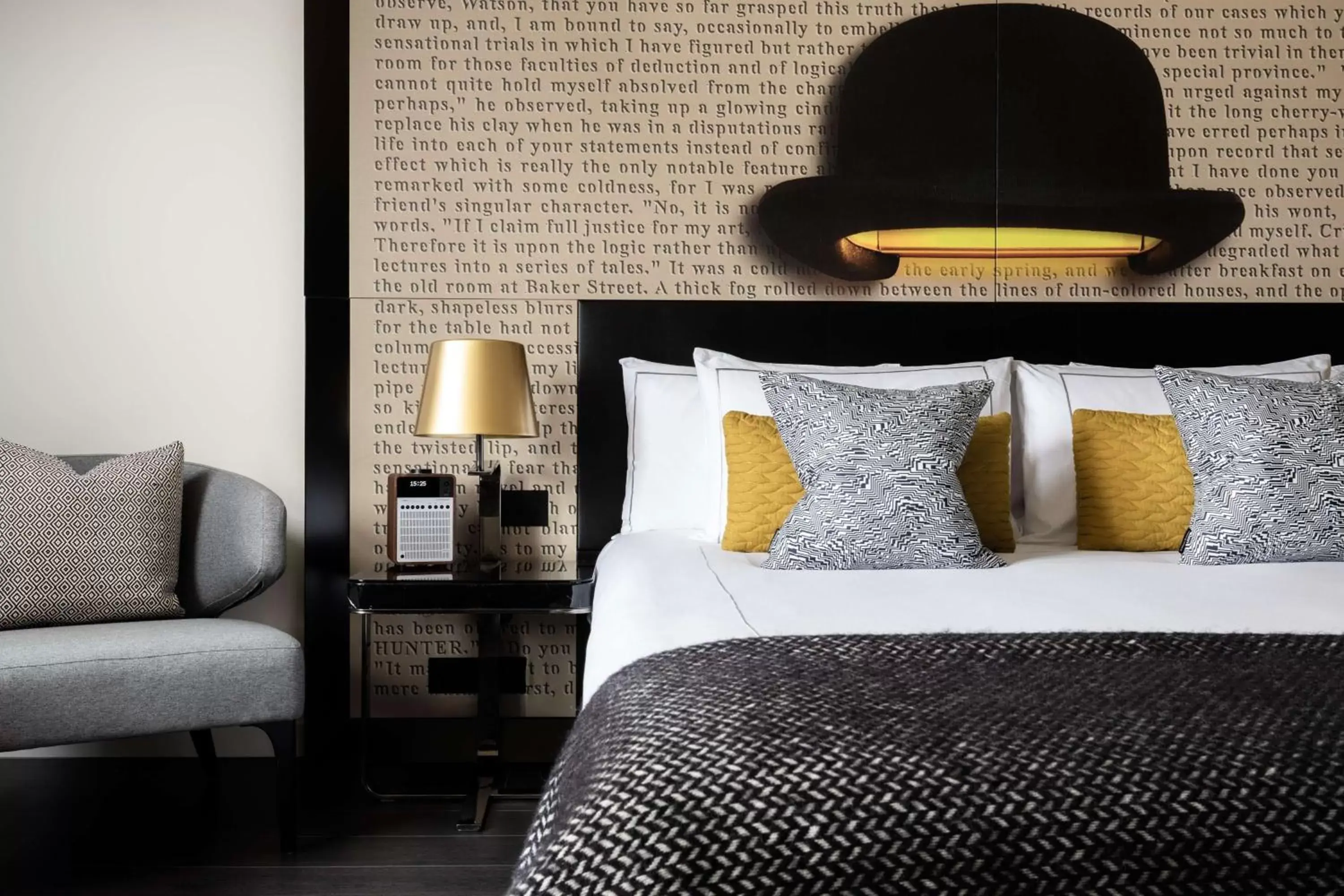 Bedroom, Bed in Holmes Hotel London