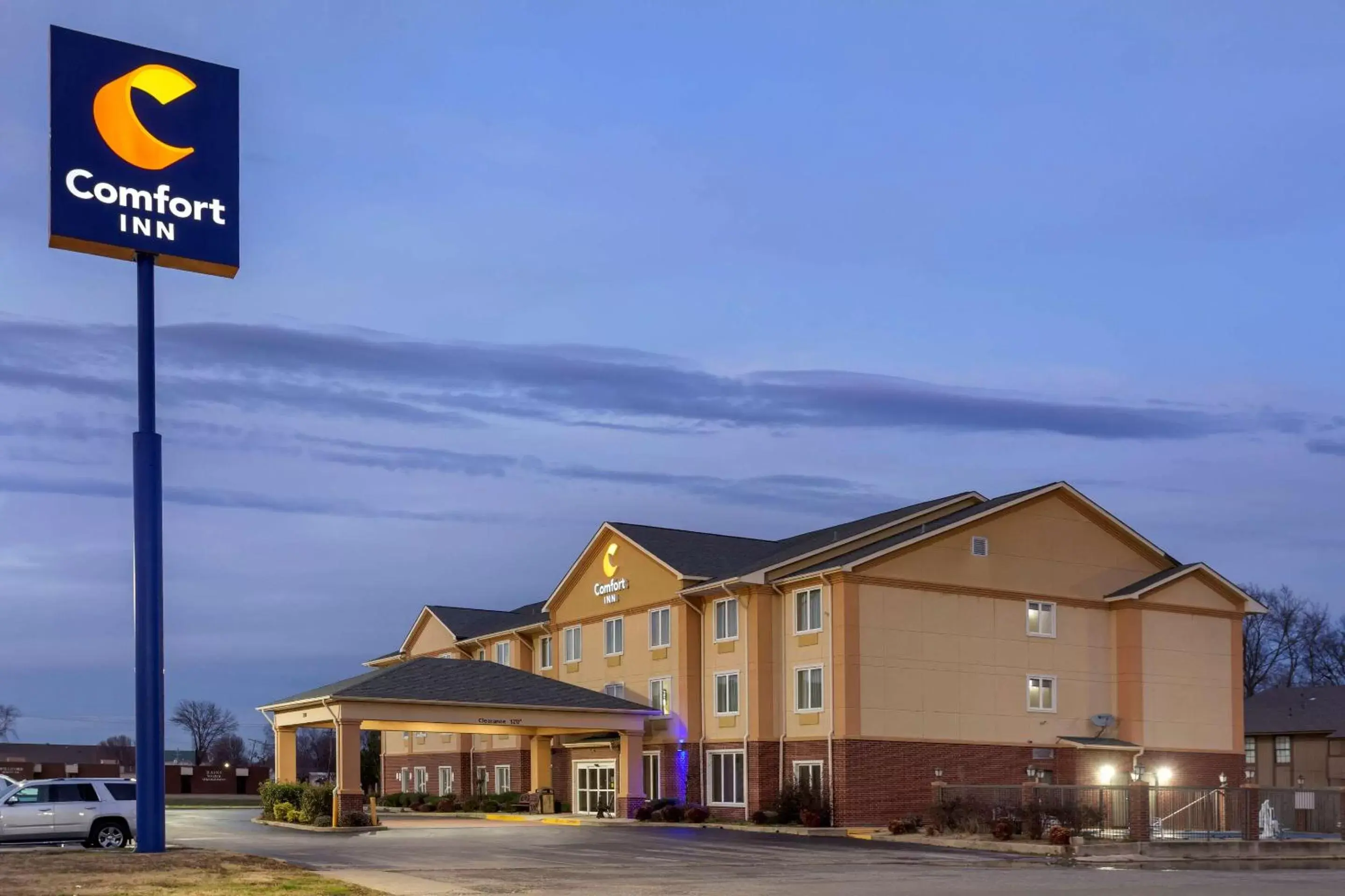 Property Building in Comfort Inn Marion